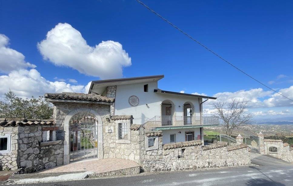 Villa in vendita a Montefusco, 4 locali, zona Località: S.Egidio, prezzo € 180.000 | PortaleAgenzieImmobiliari.it