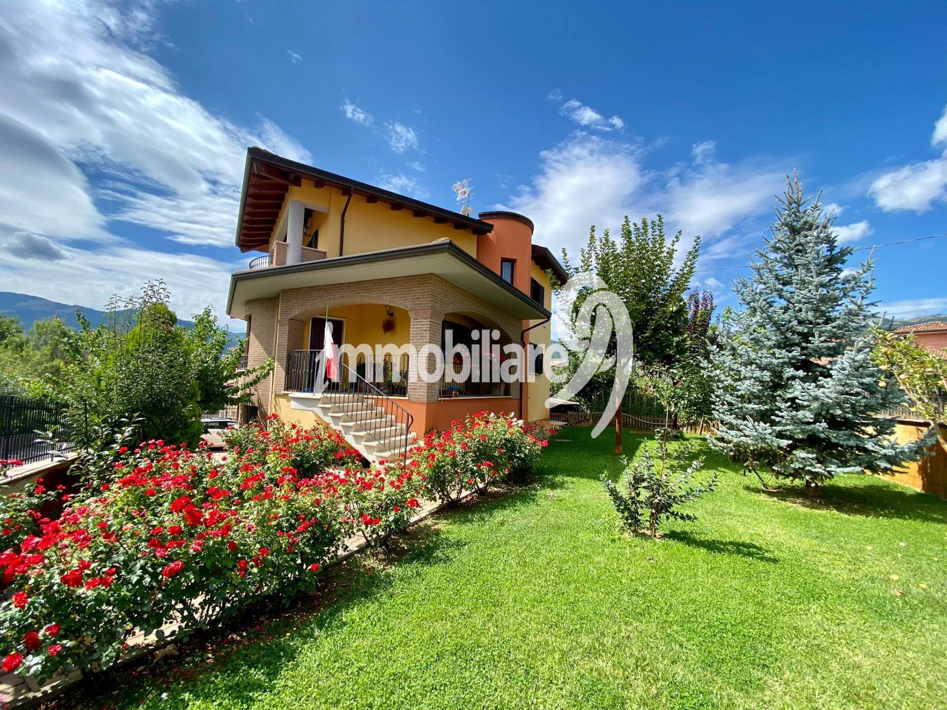 Villa in vendita a L'Aquila, 4 locali, zona Località: Scoppito, prezzo € 350.000 | PortaleAgenzieImmobiliari.it