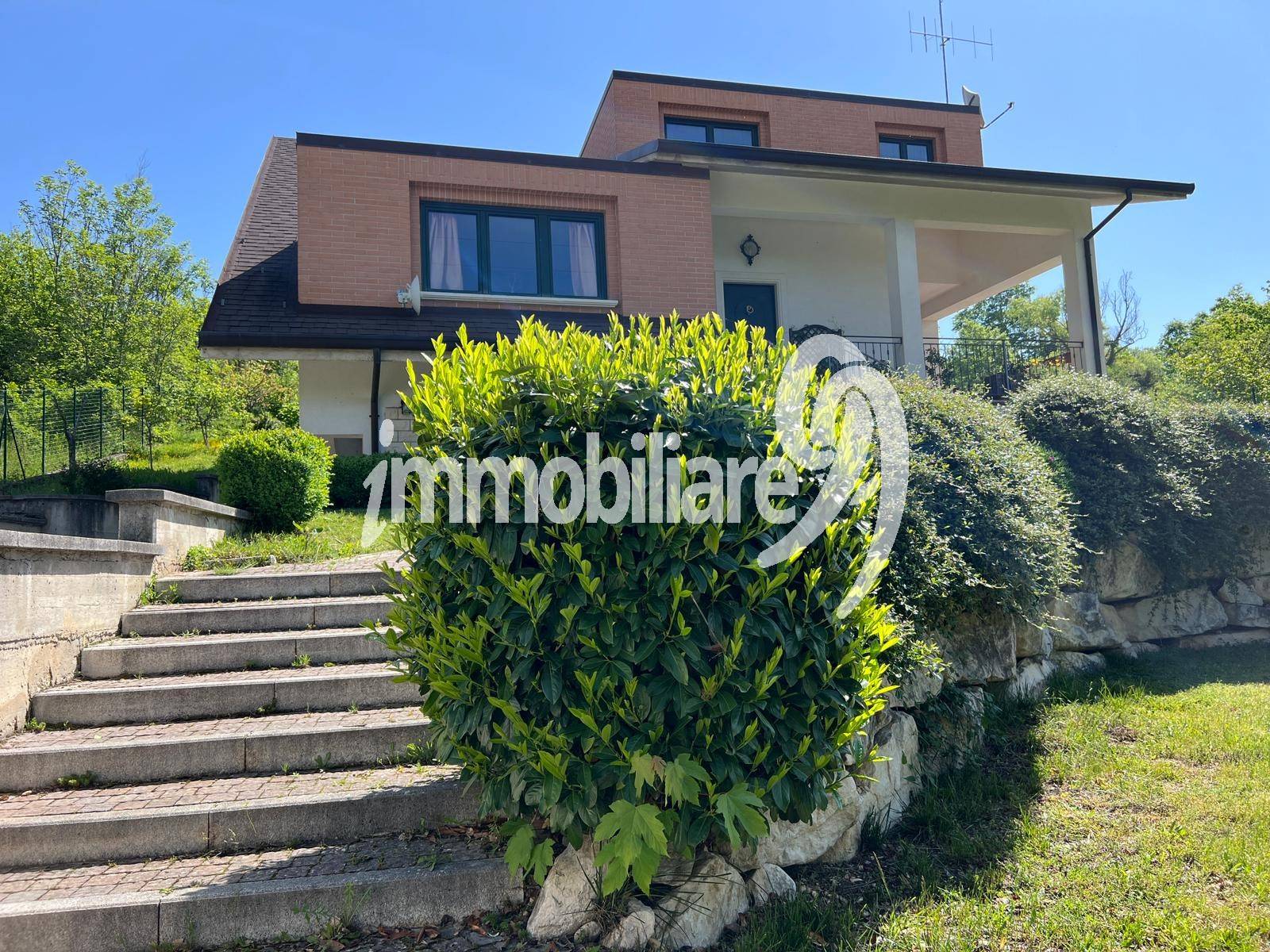 Villa in vendita a Scoppito, 9 locali, zona ettara, prezzo € 270.000 | PortaleAgenzieImmobiliari.it