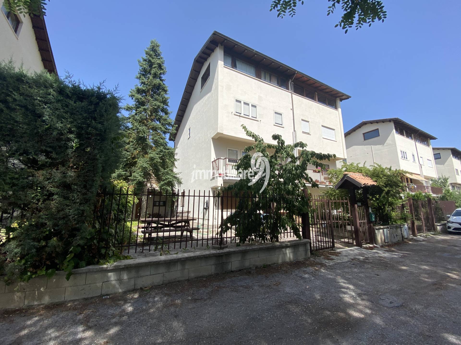 Villa a Schiera in vendita a L'Aquila, 2 locali, zona Località: PoggiodiRoio, prezzo € 255.000 | PortaleAgenzieImmobiliari.it