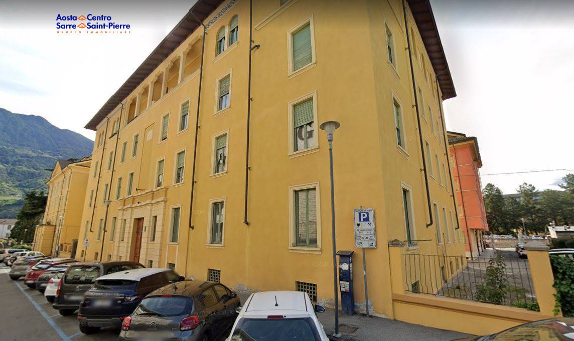 Ufficio / Studio in affitto a Aosta, 9999 locali, zona ro, prezzo € 1.200 | PortaleAgenzieImmobiliari.it