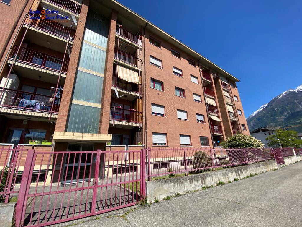 Appartamento in affitto a Aosta, 4 locali, zona ro, prezzo € 600 | PortaleAgenzieImmobiliari.it