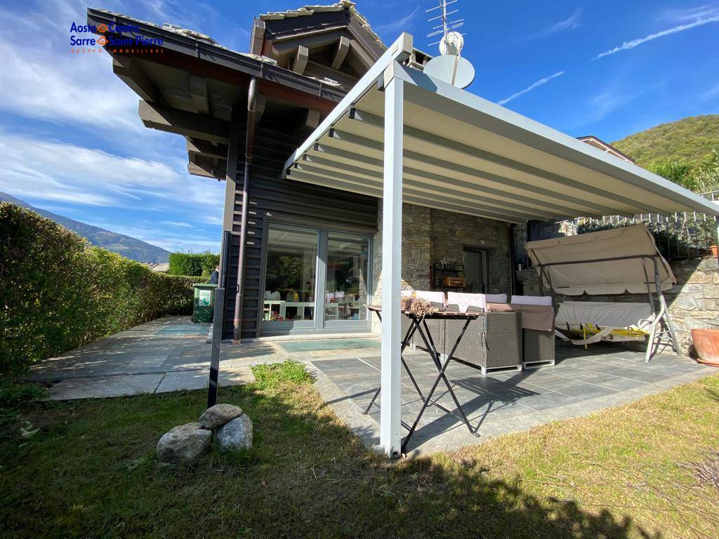 Villa in vendita a Aosta, 6 locali, zona Zona: Porossan, prezzo € 920.000 | CambioCasa.it