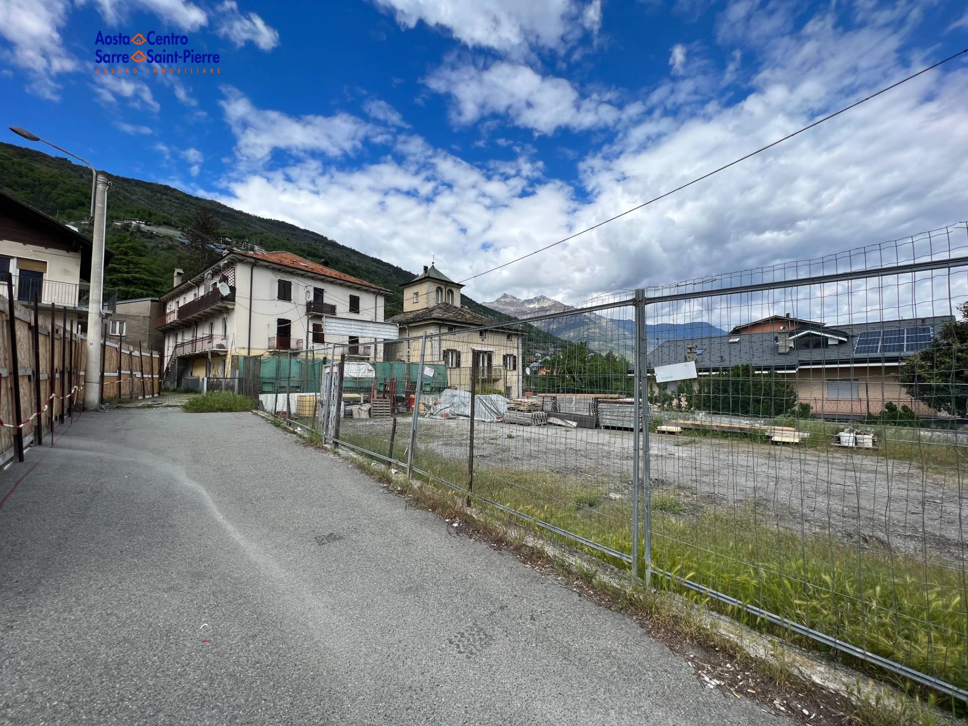 Soluzione Indipendente in vendita a Aosta, 19 locali, zona feria, prezzo € 690.000 | PortaleAgenzieImmobiliari.it