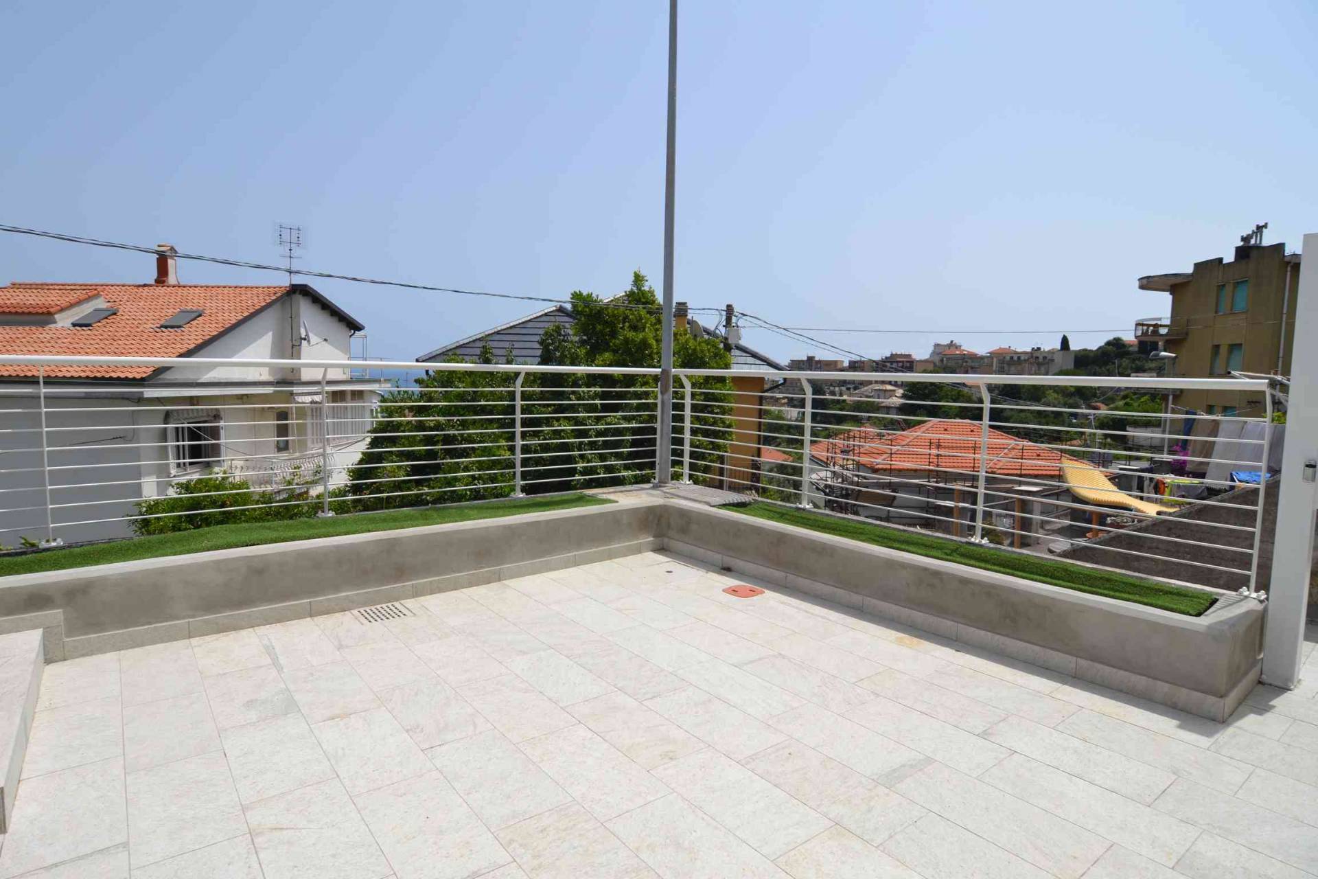 Appartamento in vendita a Albissola Marina, 4 locali, prezzo € 334.000 | PortaleAgenzieImmobiliari.it