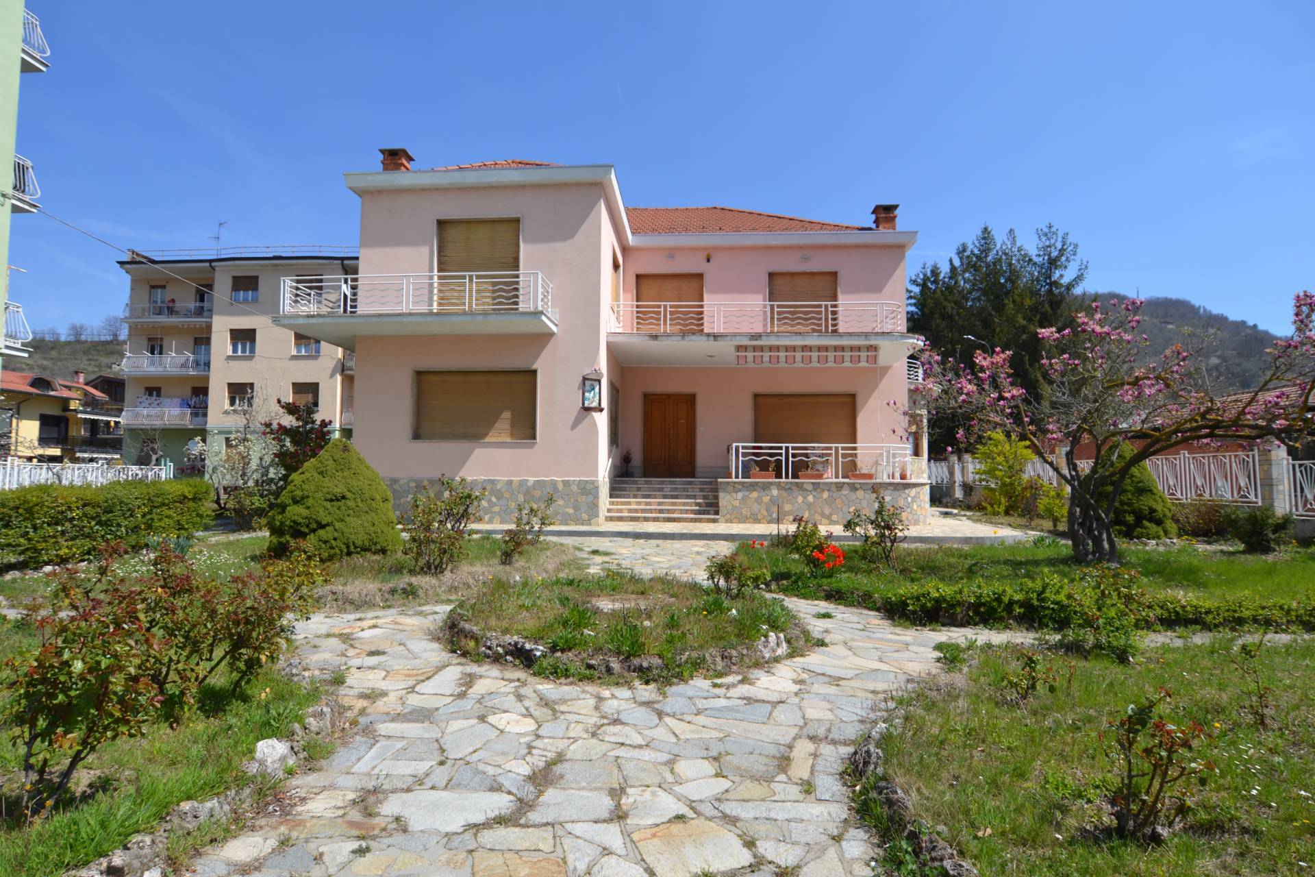 Villa in vendita a Millesimo, 15 locali, prezzo € 657.000 | PortaleAgenzieImmobiliari.it