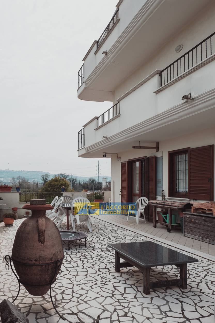 Villa a Schiera in vendita a Cepagatti, 11 locali, zona anova, prezzo € 228.000 | PortaleAgenzieImmobiliari.it