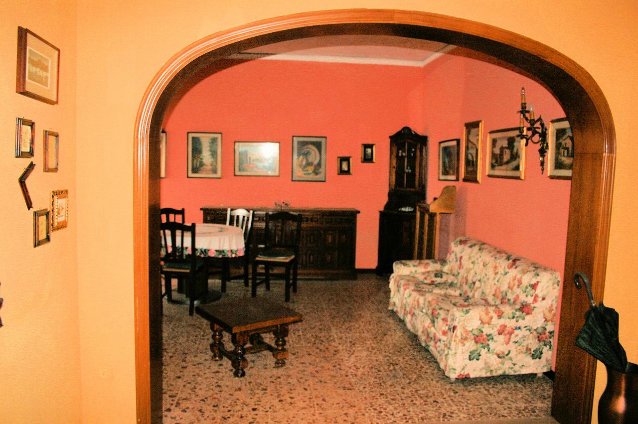 Appartamento in vendita a Montecatini-Terme, 4 locali, prezzo € 95.000 | CambioCasa.it