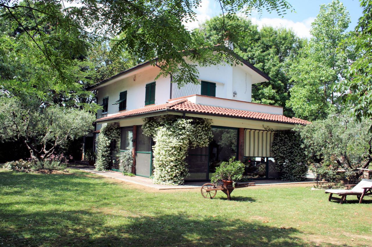 Villa in vendita a Montecatini-Terme, 7 locali, prezzo € 640.000 | CambioCasa.it