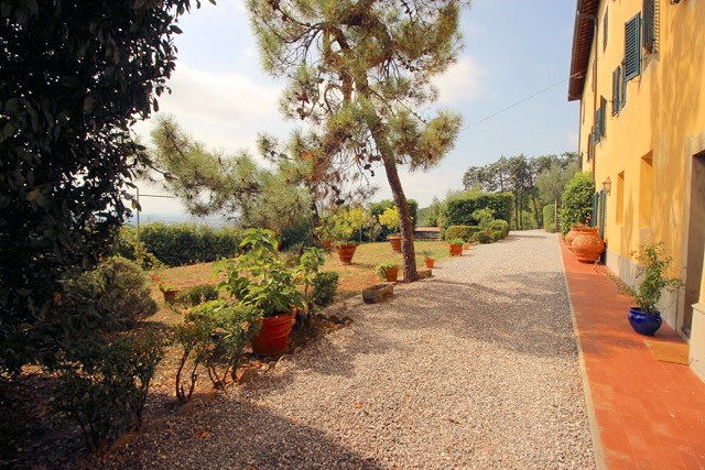 Villa in vendita a Montecatini-Terme, 15 locali, prezzo € 769.000 | CambioCasa.it