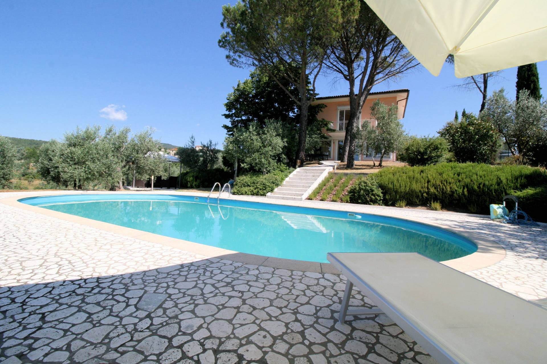 Villa in vendita a Capolona, 9 locali, prezzo € 690.000 | PortaleAgenzieImmobiliari.it