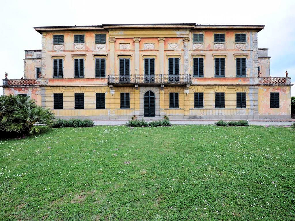 Villa in vendita a Capannori, 33 locali, prezzo € 1.600.000 | PortaleAgenzieImmobiliari.it