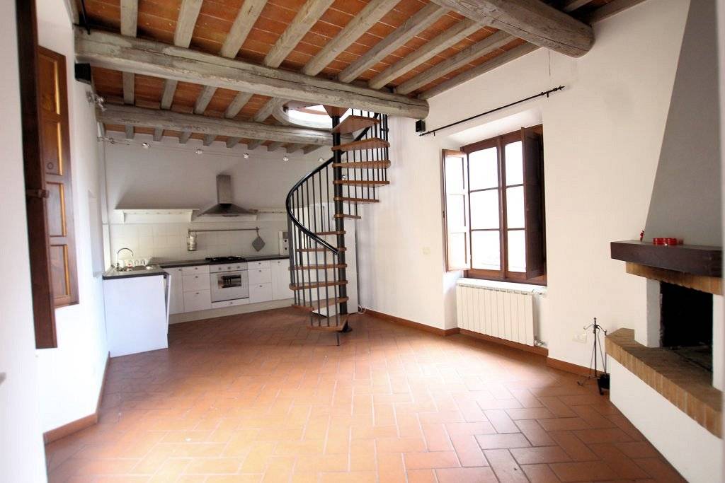 Appartamento in vendita a Volterra, 6 locali, Trattative riservate | PortaleAgenzieImmobiliari.it