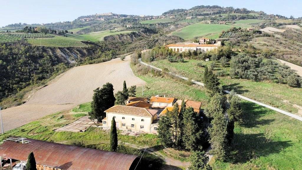 Rustico / Casale in vendita a Volterra, 30 locali, prezzo € 650.000 | PortaleAgenzieImmobiliari.it