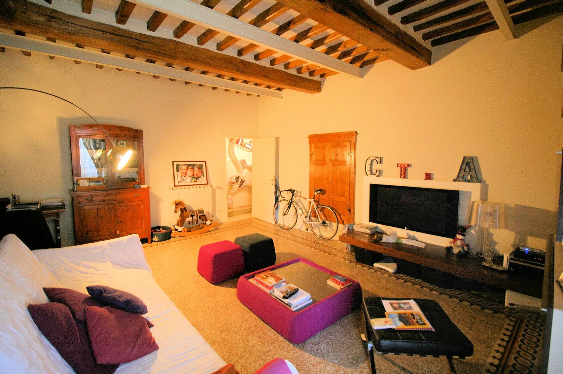 Appartamento in vendita a Pistoia, 6 locali, zona Località: Centrostorico, prezzo € 330.000 | PortaleAgenzieImmobiliari.it