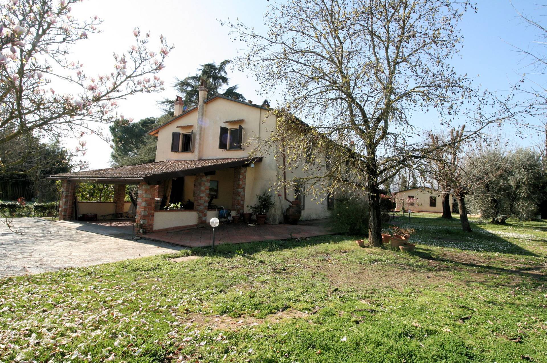 Rustico / Casale in vendita a Monsummano Terme - Zona: Violi