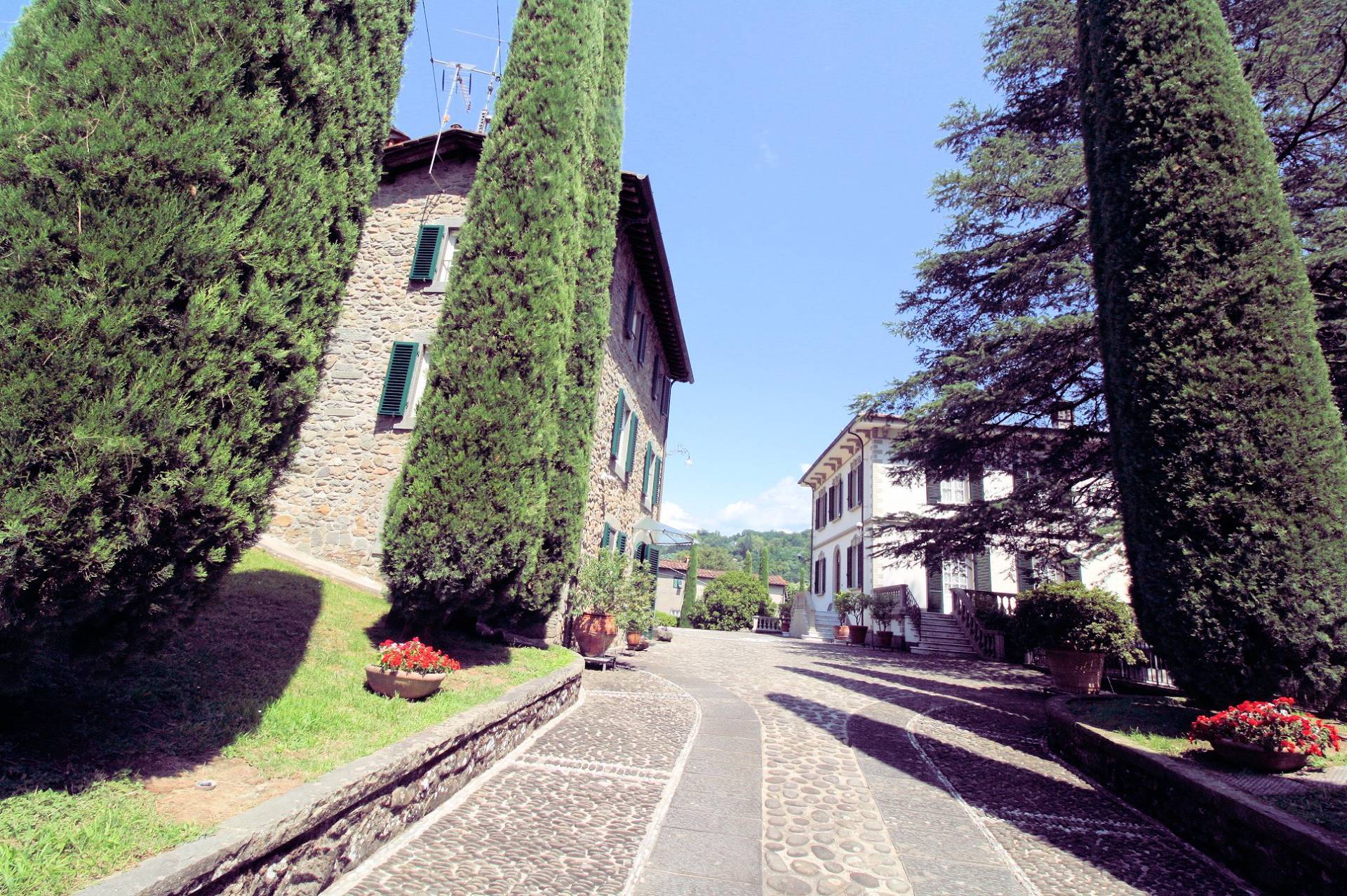 Villa in vendita a Bagni di Lucca, 23 locali, prezzo € 1.350.000 | PortaleAgenzieImmobiliari.it