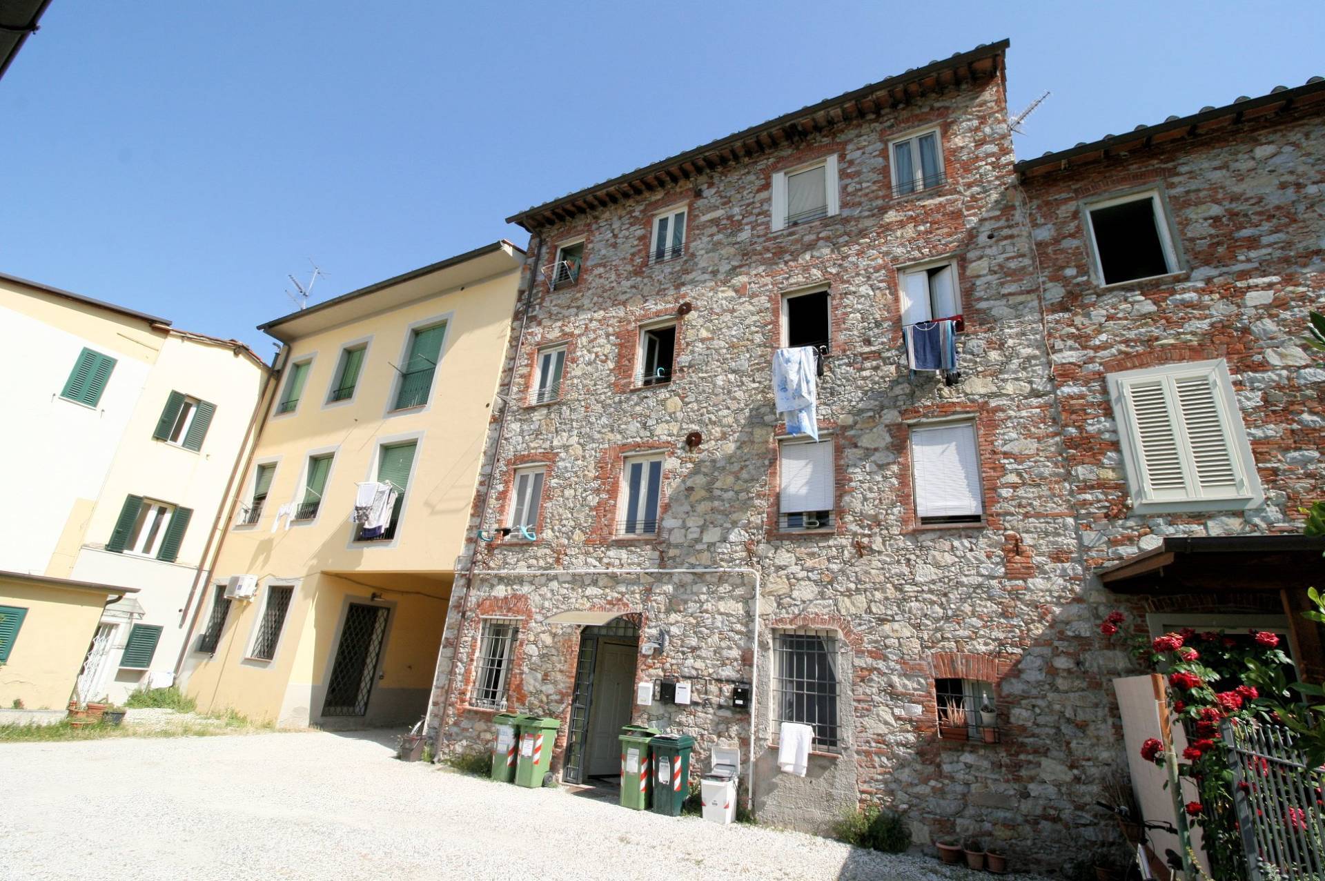 Appartamento in vendita a Lucca, 12 locali, zona Località: S.Anna, prezzo € 425.000 | PortaleAgenzieImmobiliari.it