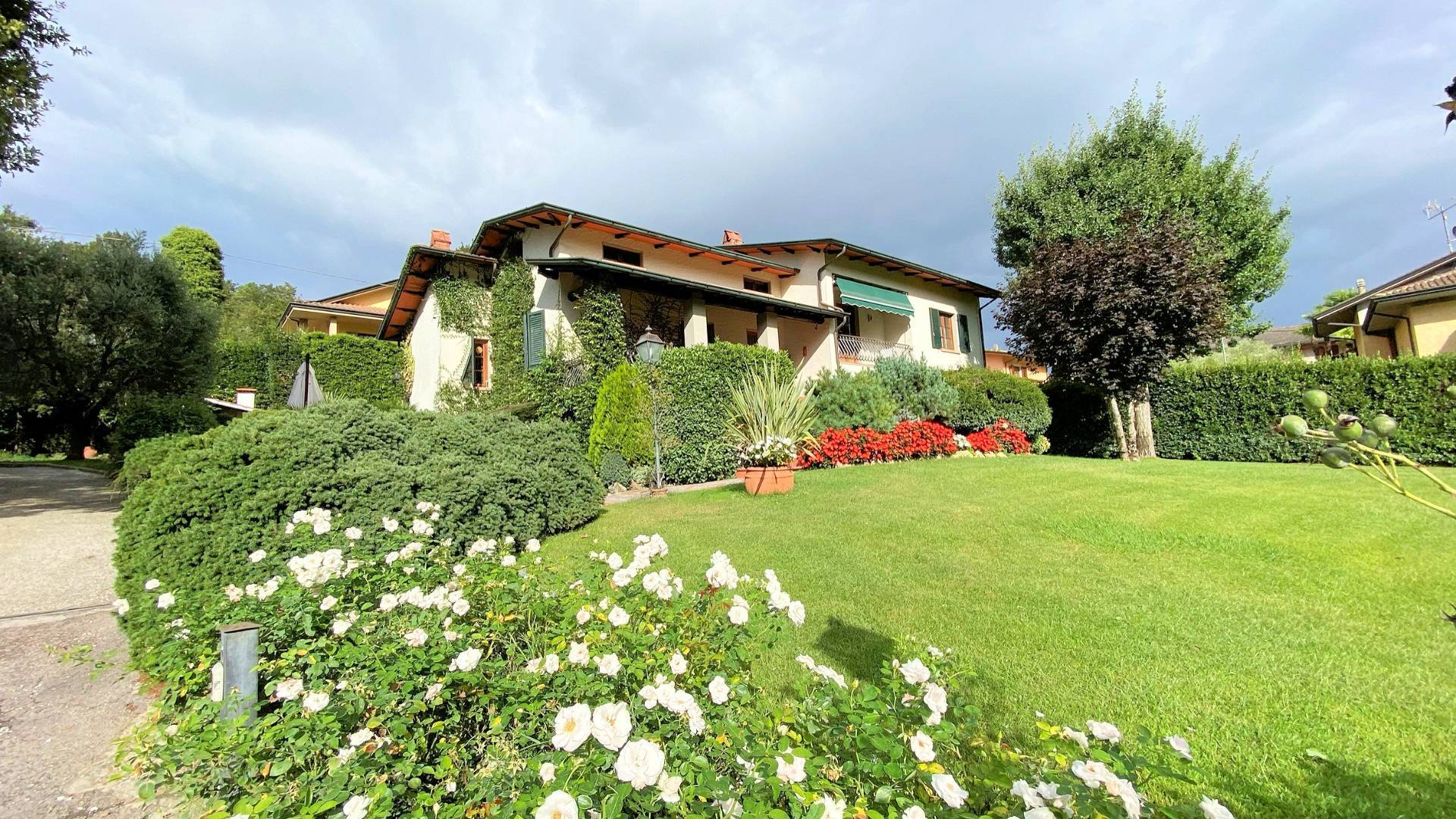 Villa in vendita a Pescaglia, 12 locali, prezzo € 695.000 | PortaleAgenzieImmobiliari.it