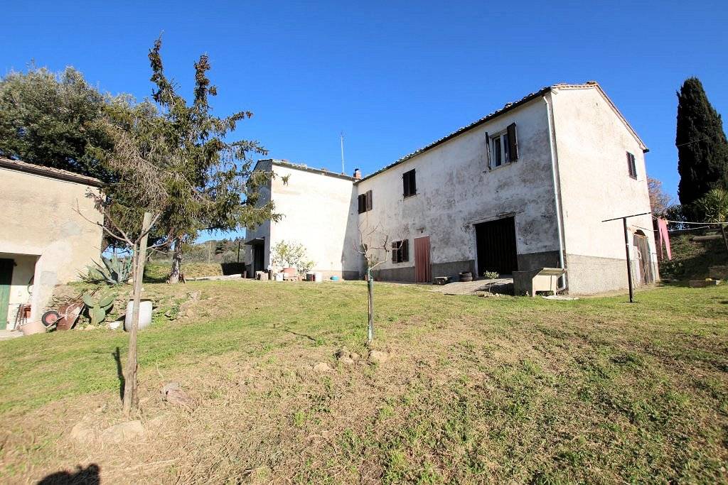 Rustico / Casale in vendita a Pomarance, 8 locali, prezzo € 210.000 | PortaleAgenzieImmobiliari.it