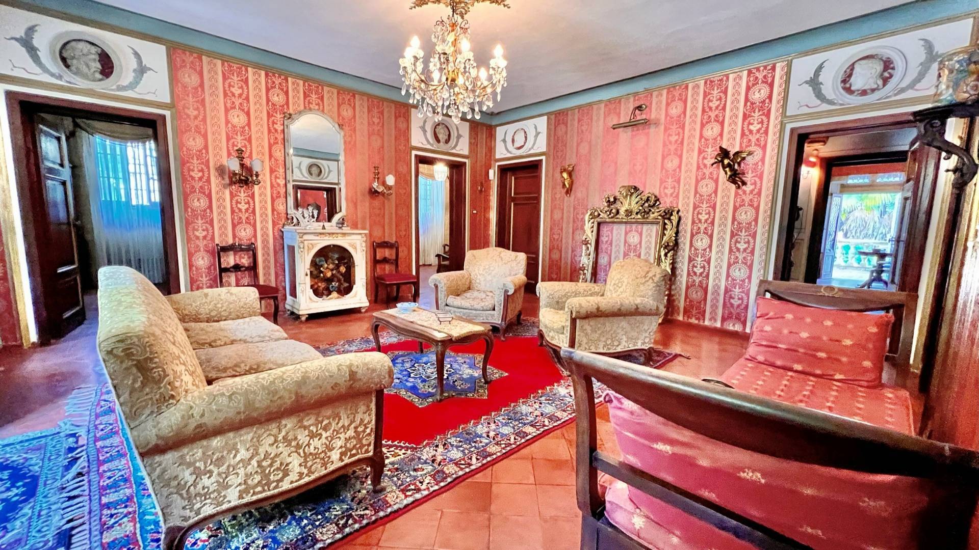 Villa in vendita a Capannori, 21 locali, prezzo € 710.000 | PortaleAgenzieImmobiliari.it