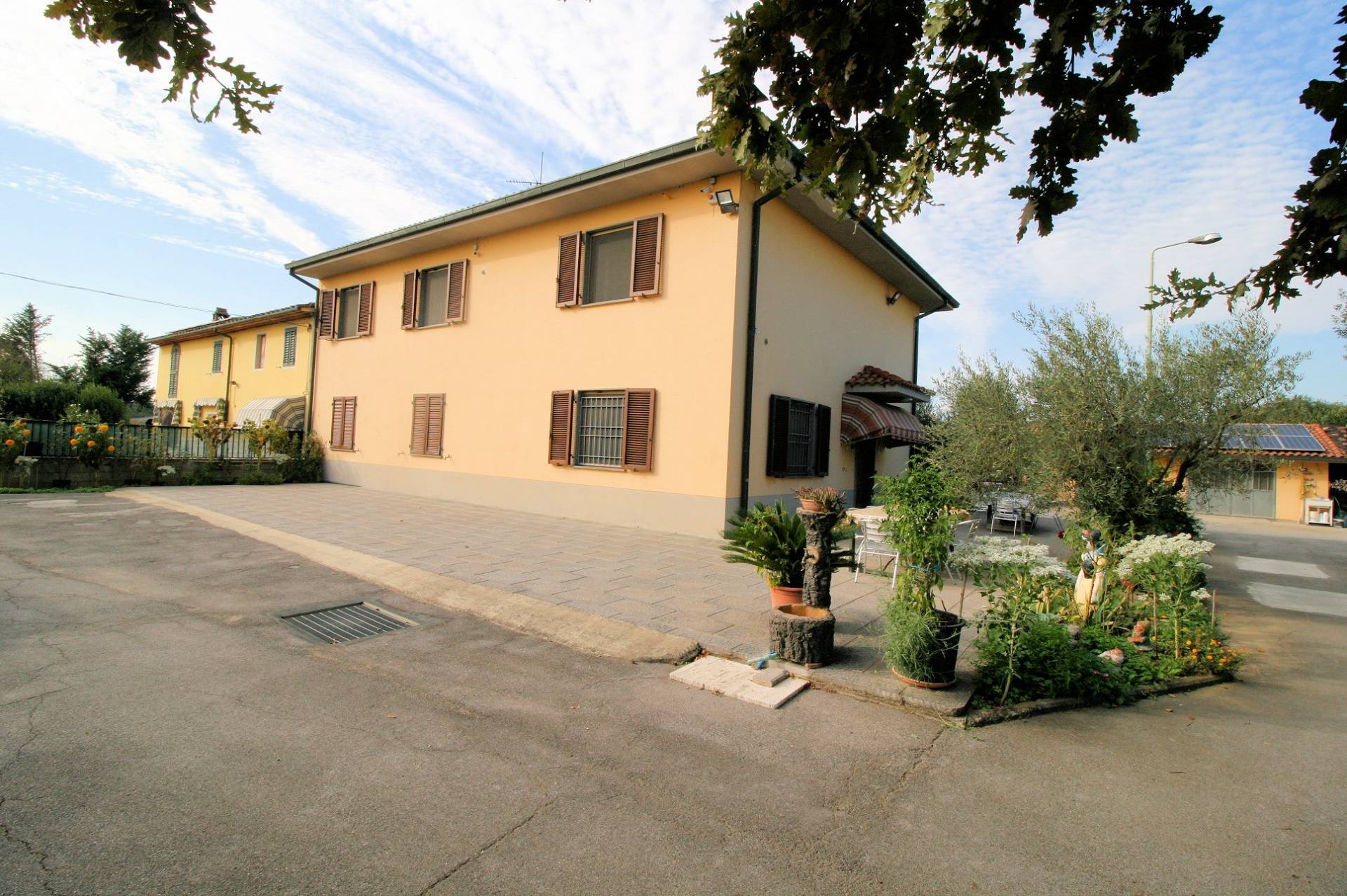 Villa Bifamiliare in vendita a Altopascio, 11 locali, prezzo € 495.000 | PortaleAgenzieImmobiliari.it