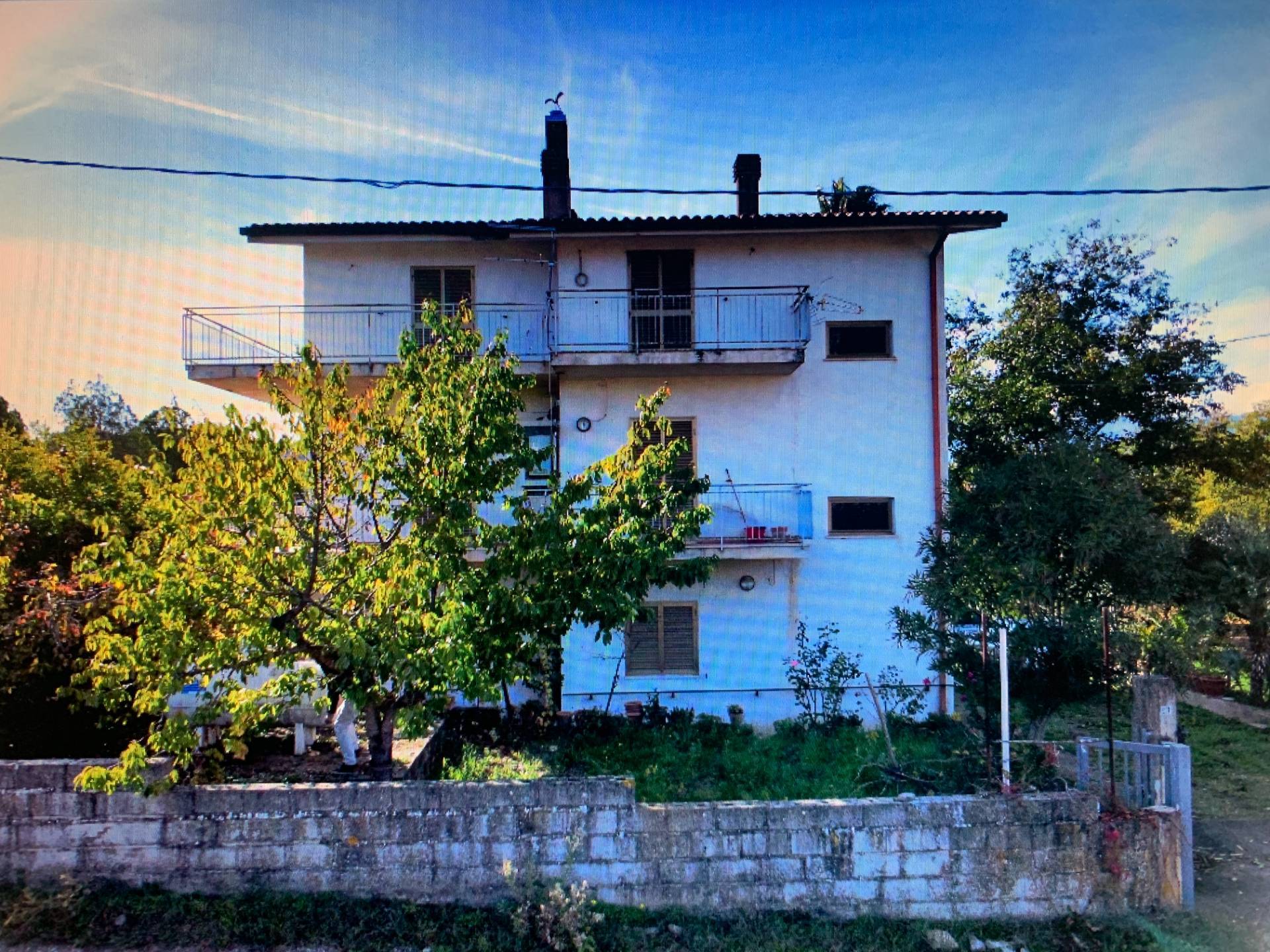 Rustico / Casale in vendita a Montalto Uffugo, 13 locali, prezzo € 190.000 | CambioCasa.it