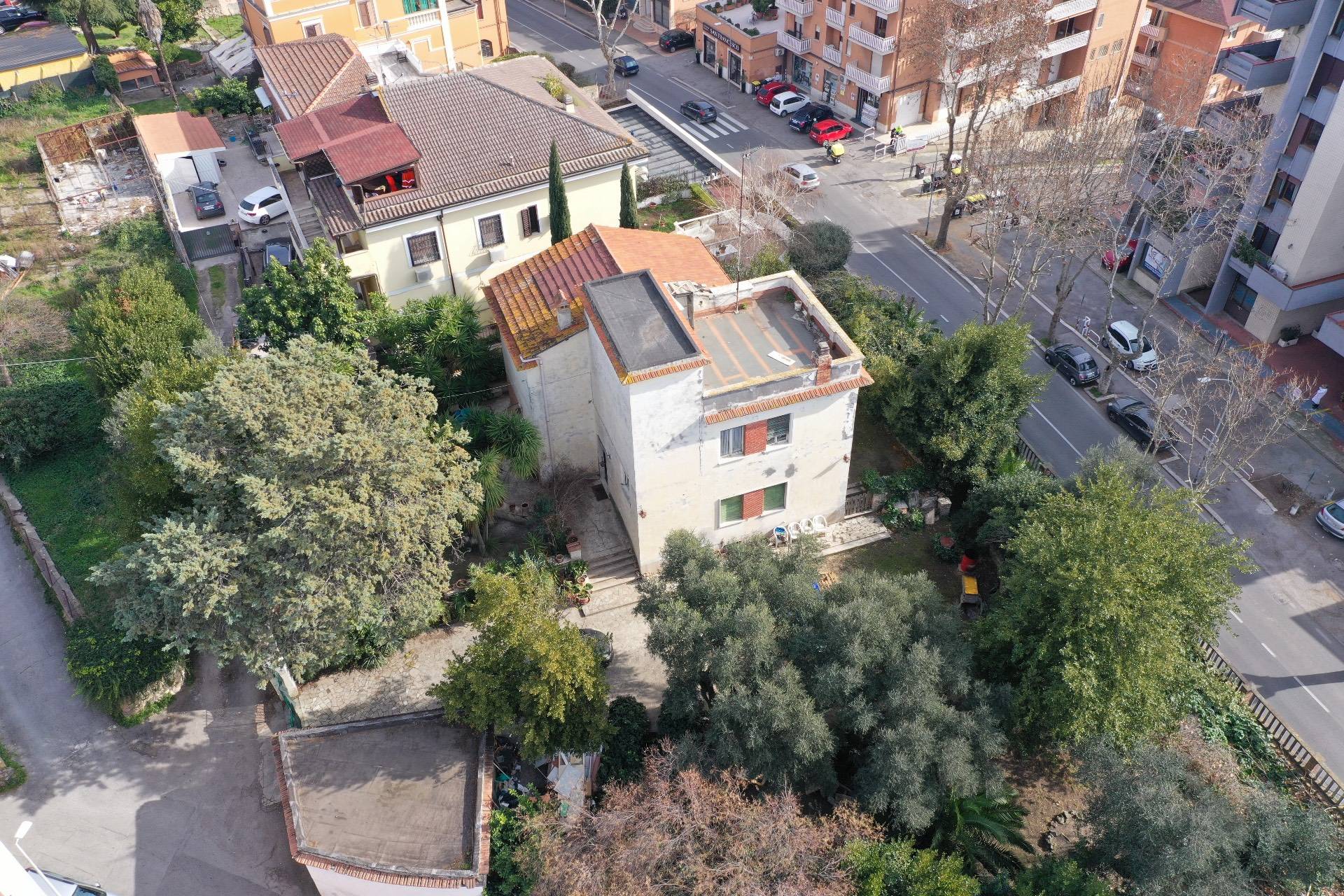 Villa in vendita a Monterotondo, 5 locali, zona Località: MonterotondoPaese, prezzo € 650.000 | CambioCasa.it