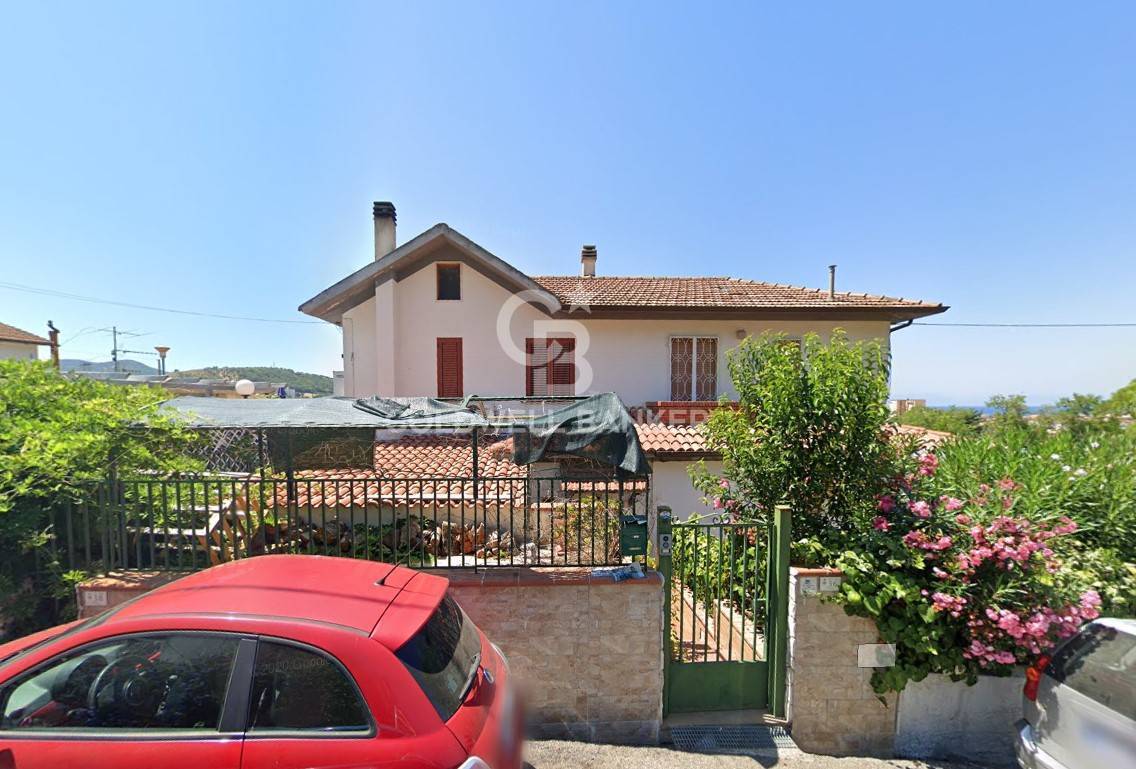 Villa in vendita a Agropoli, 7 locali, prezzo € 168.000 | PortaleAgenzieImmobiliari.it