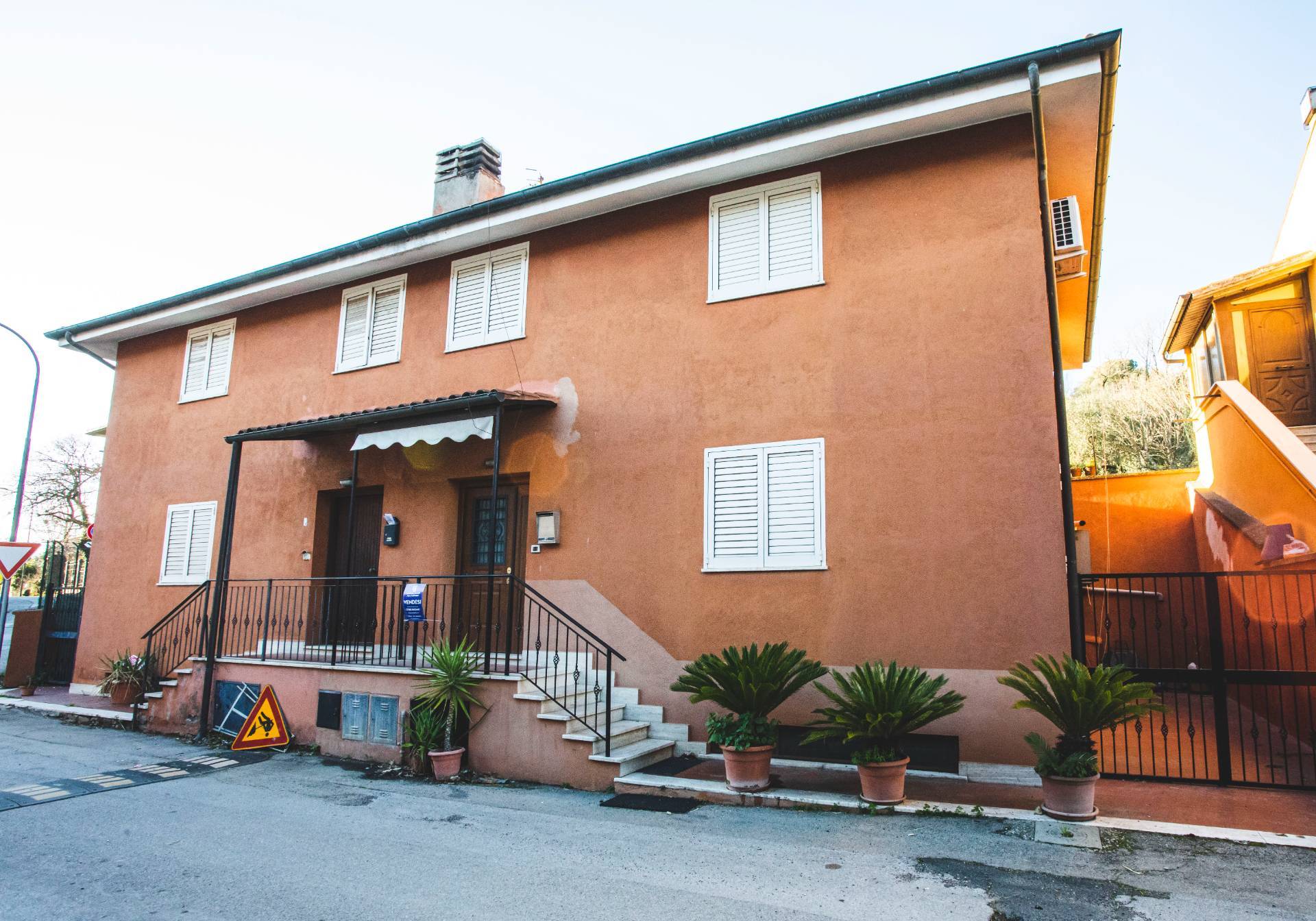 Villa in vendita a Monte Romano, 6 locali, zona Località: Centrostorico, prezzo € 169.000 | PortaleAgenzieImmobiliari.it