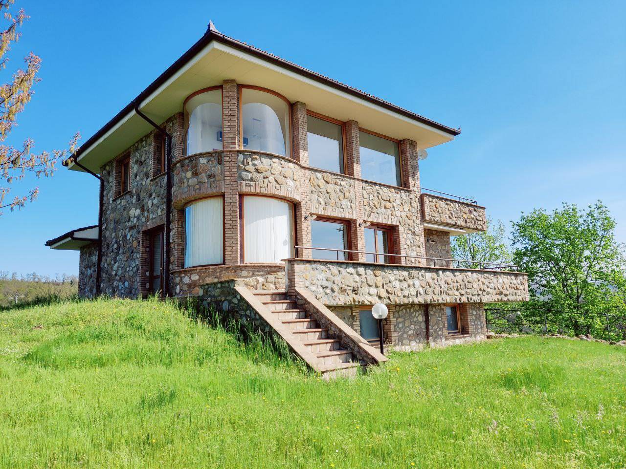 Villa in vendita a Grotte di Castro, 6 locali, prezzo € 1.400.000 | PortaleAgenzieImmobiliari.it