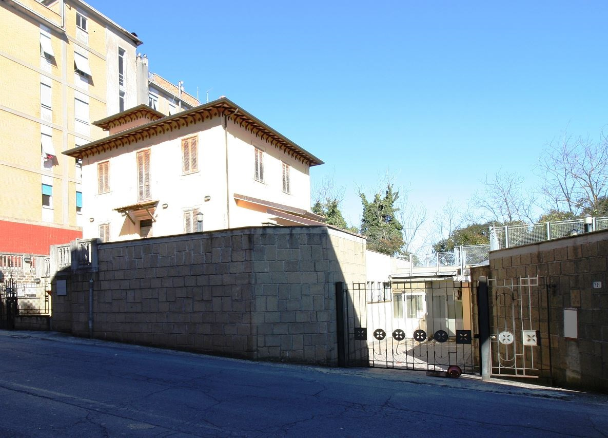 Ufficio / Studio in vendita a Ronciglione, 9999 locali, zona Località: semicentro, prezzo € 290.000 | CambioCasa.it