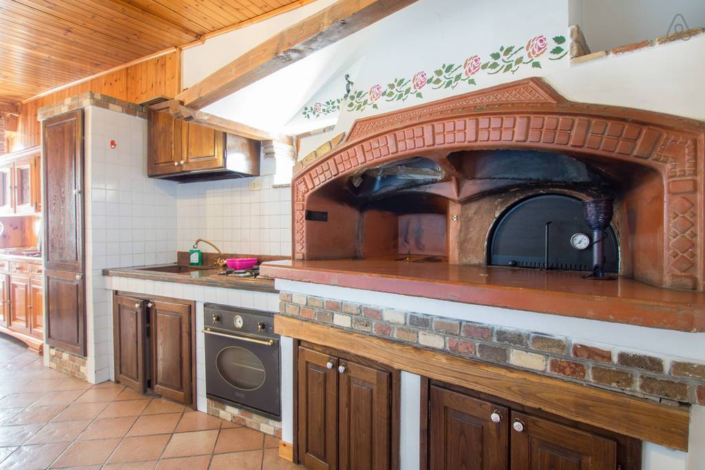 Appartamento in vendita a Ronciglione, 2 locali, zona Località: centrale, prezzo € 35.000 | CambioCasa.it