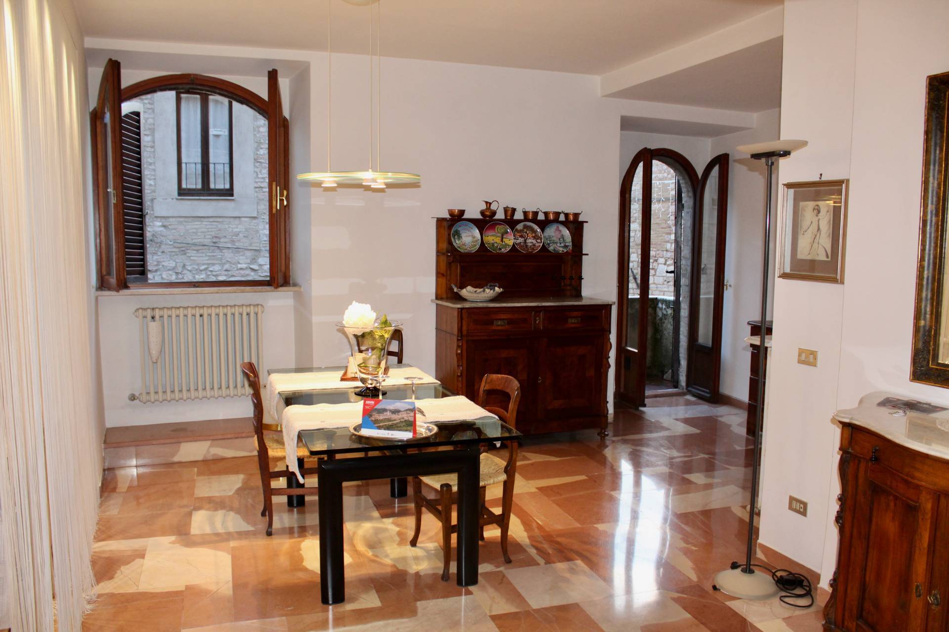 Appartamento in vendita a Assisi, 3 locali, zona Località: Assisicentro, prezzo € 250.000 | CambioCasa.it