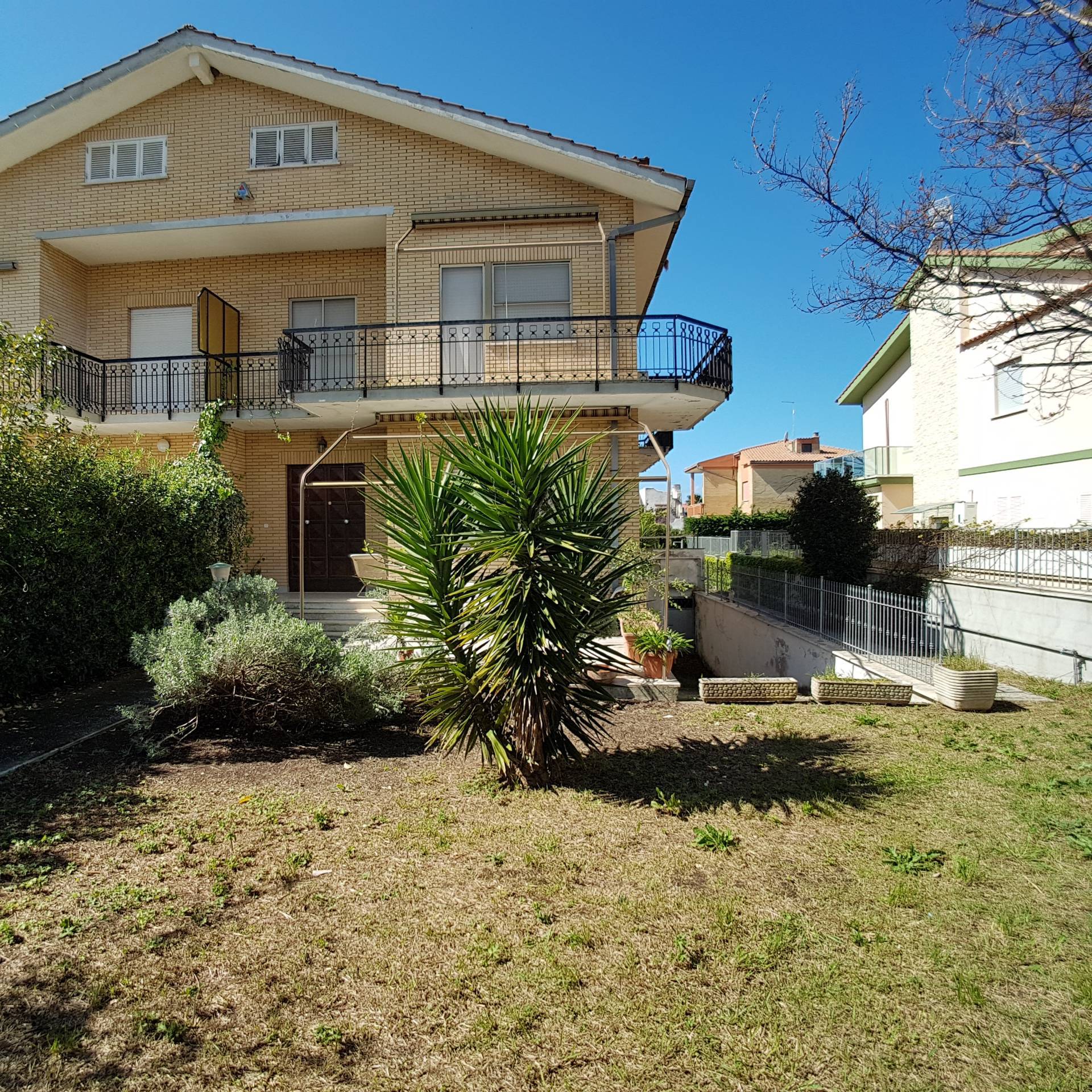 Villa in vendita a Cerveteri, 12 locali, zona Zona: Cerenova, prezzo € 395.000 | CambioCasa.it