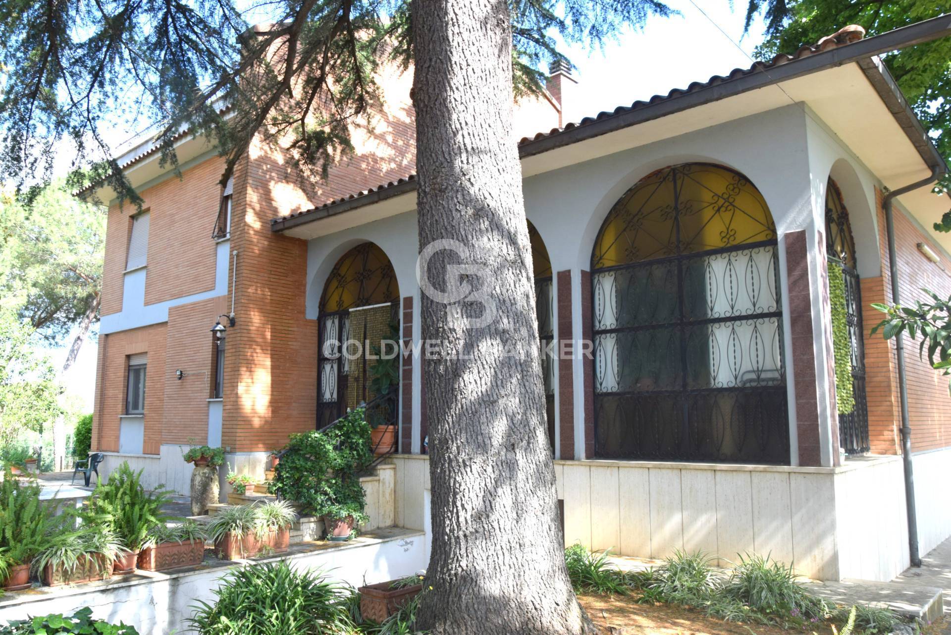 Villa in vendita a Sant'Angelo Romano, 8 locali, zona Zona: Montardone, prezzo € 390.000 | CambioCasa.it