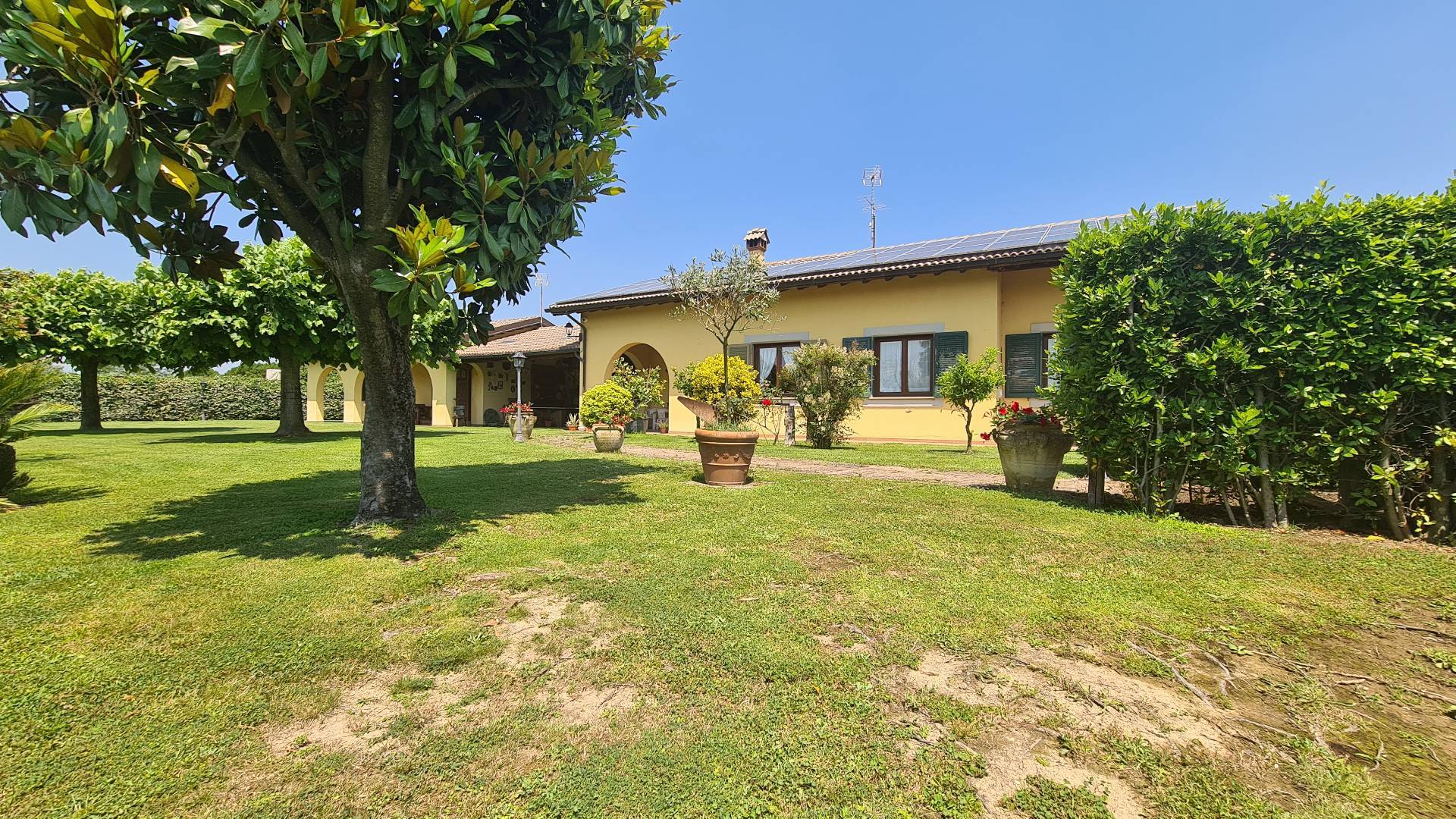 Villa in vendita a Formello, 5 locali, zona Località: SEMICENTRALE, prezzo € 570.000 | CambioCasa.it