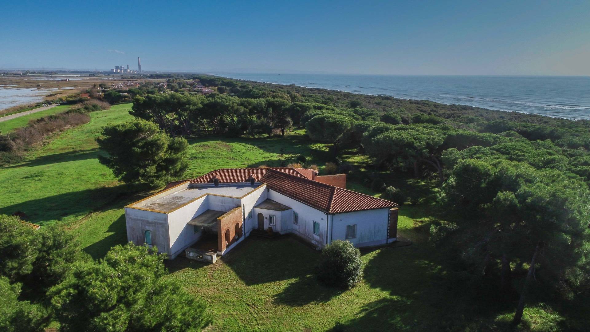 Villa in vendita a Montalto di Castro, 15 locali, zona Località: MontaltodiCastro, prezzo € 3.600.000 | CambioCasa.it