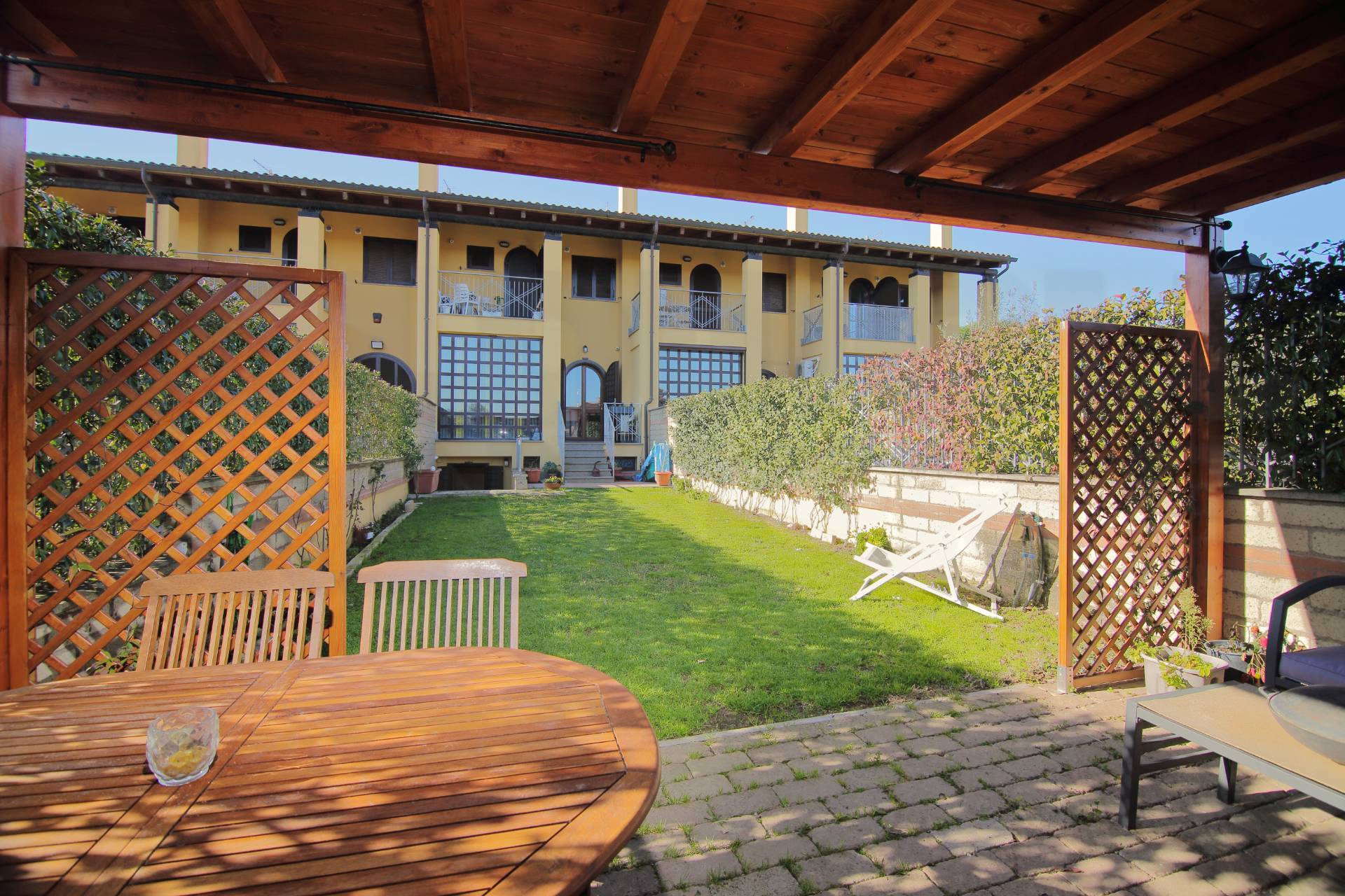 Villa a Schiera in vendita a Roma, 4 locali, prezzo € 385.000 | CambioCasa.it