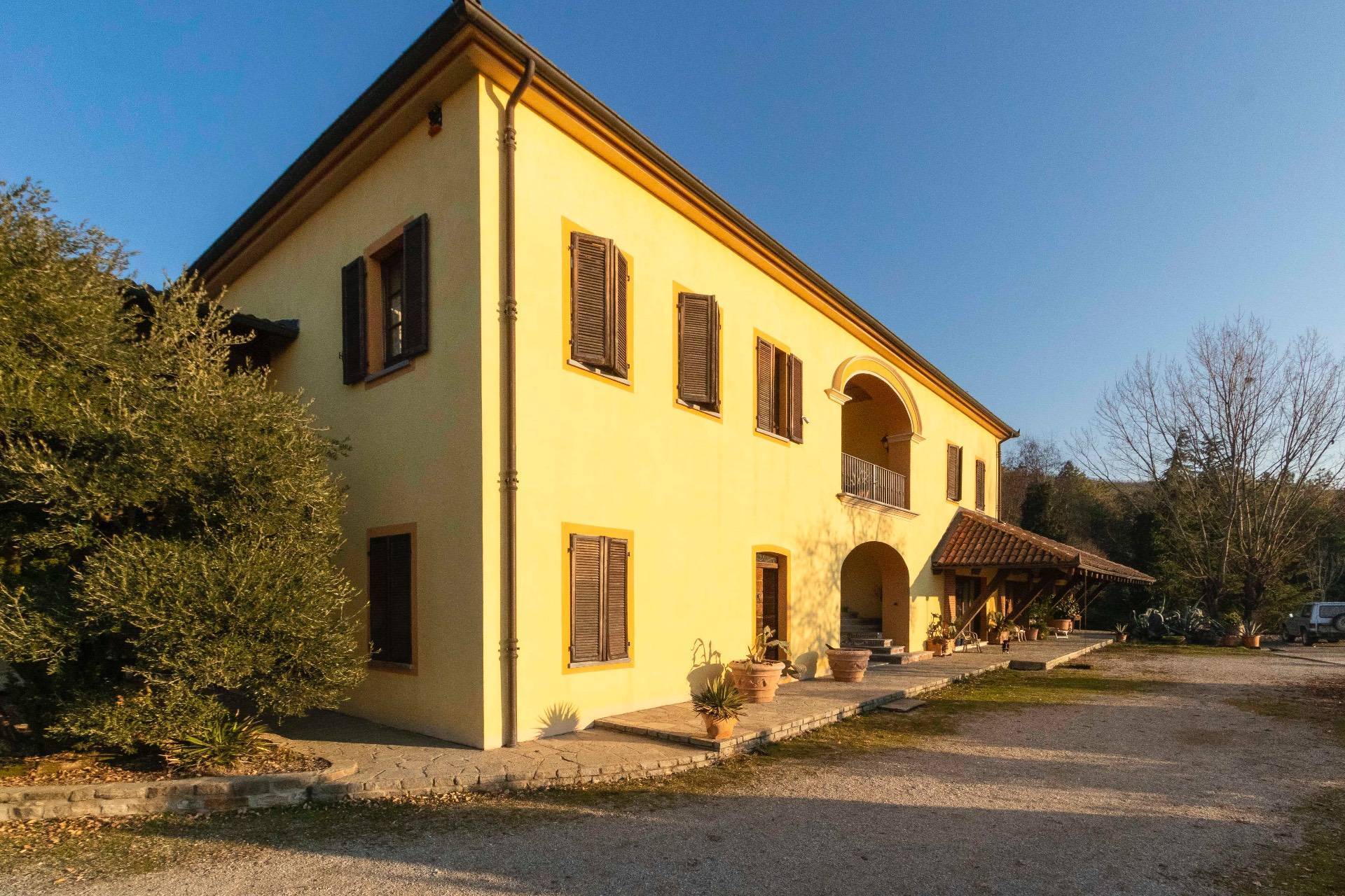 Villa in vendita a Alba, 7 locali, prezzo € 1.400.000 | PortaleAgenzieImmobiliari.it