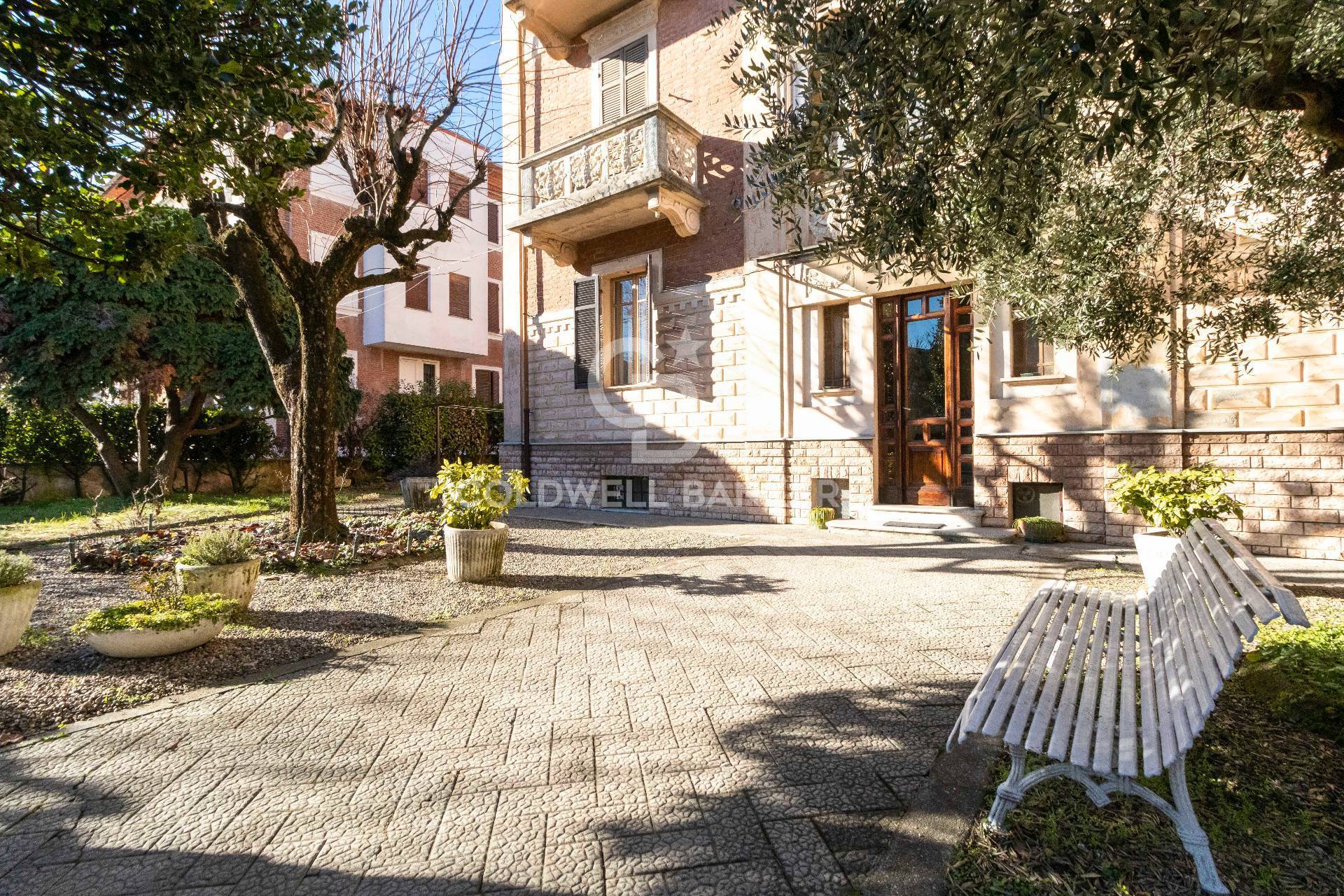 Palazzo / Stabile in vendita a Valenza, 29 locali, prezzo € 345.000 | PortaleAgenzieImmobiliari.it