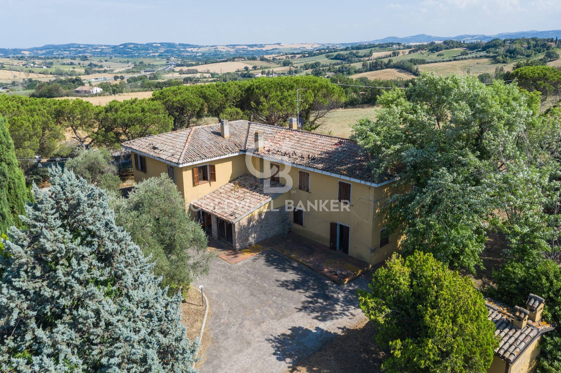 Villa in vendita a Tavullia, 13 locali, prezzo € 250.000 | PortaleAgenzieImmobiliari.it
