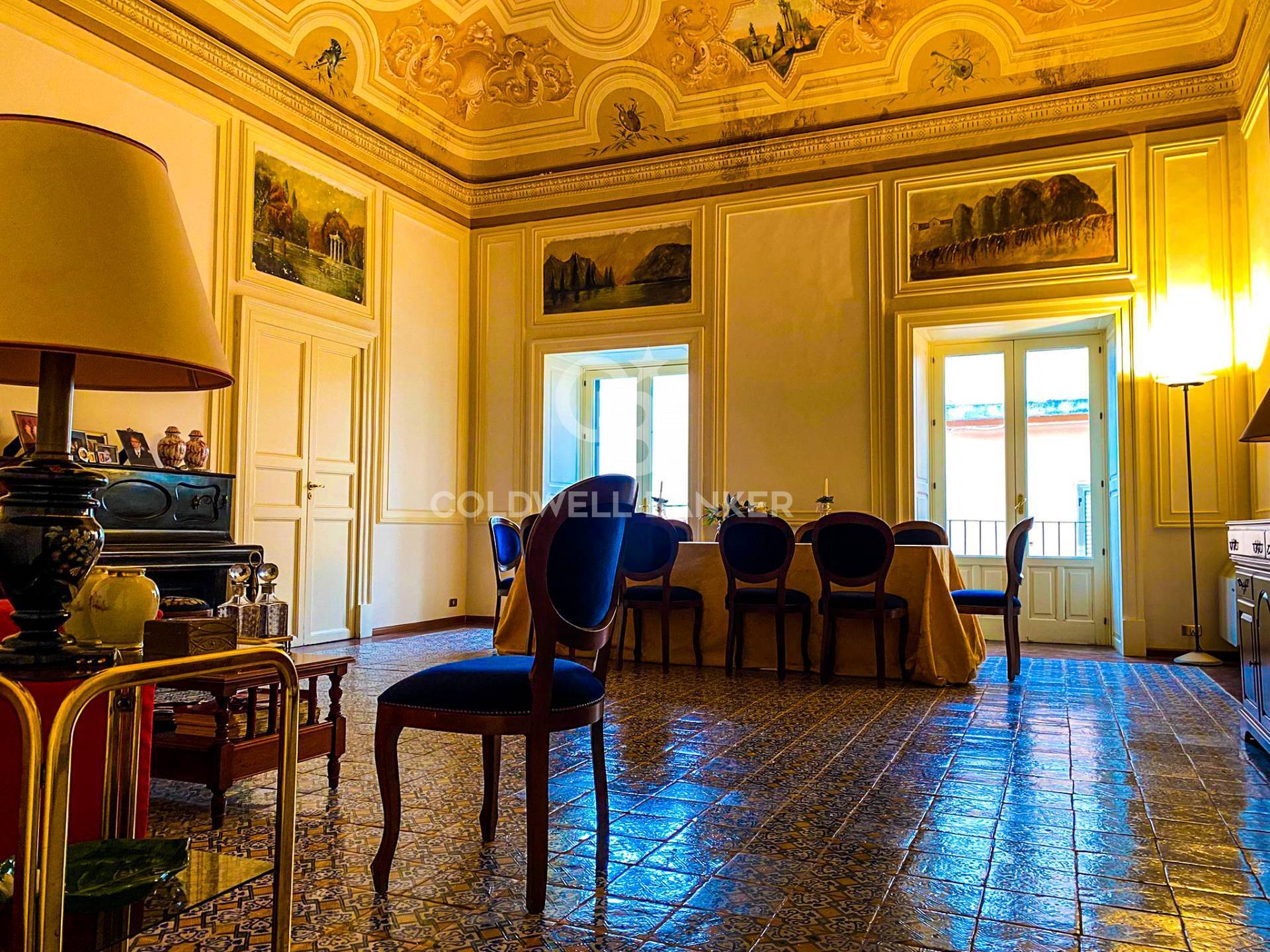 Palazzo / Stabile in vendita a Comiso, 15 locali, prezzo € 285.000 | CambioCasa.it
