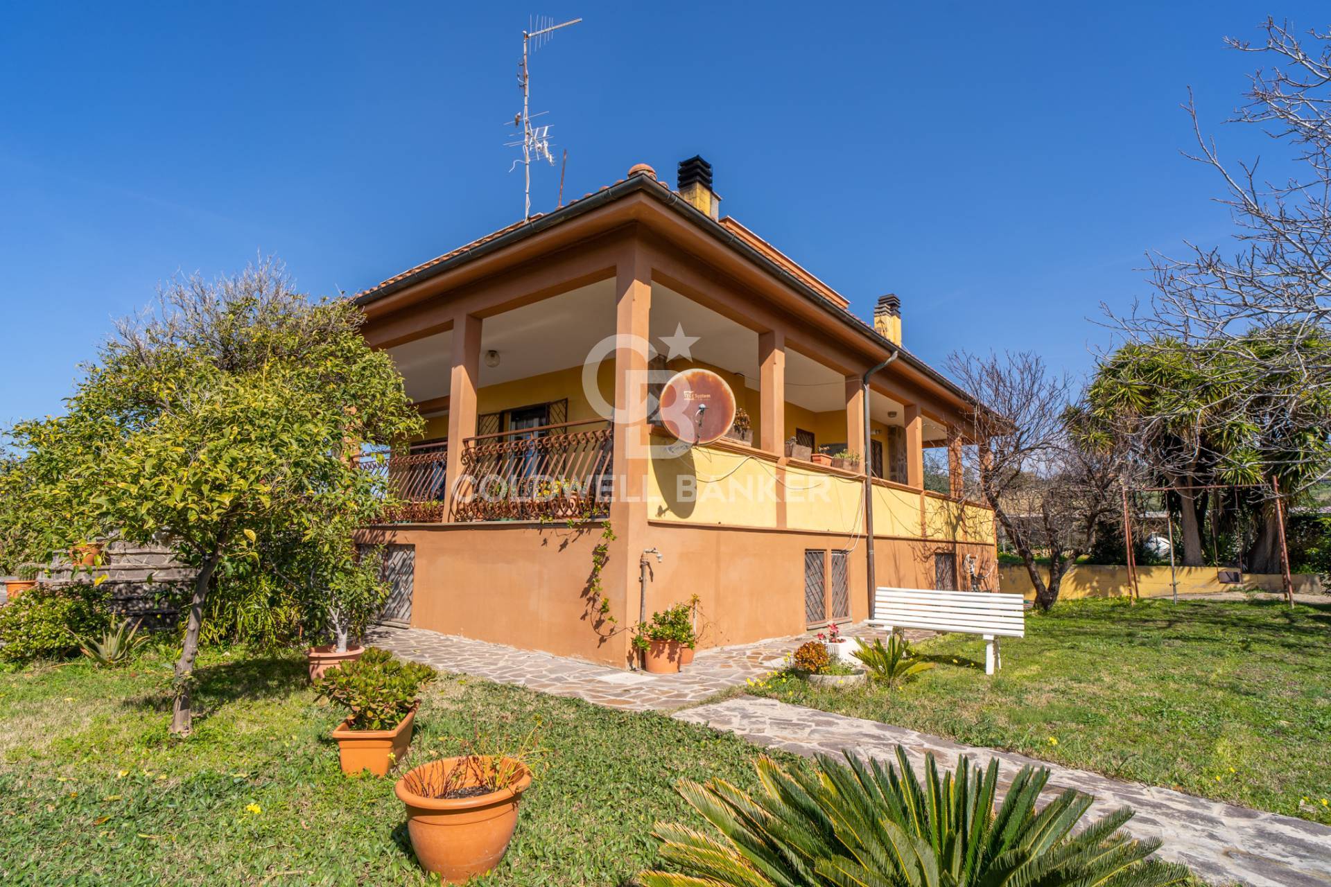 Villa in vendita a Santa Marinella, 8 locali, prezzo € 399.000 | CambioCasa.it