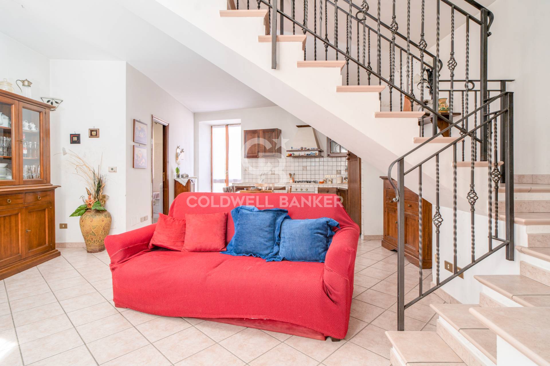 Appartamento in vendita a Tolfa, 3 locali, prezzo € 75.000 | CambioCasa.it