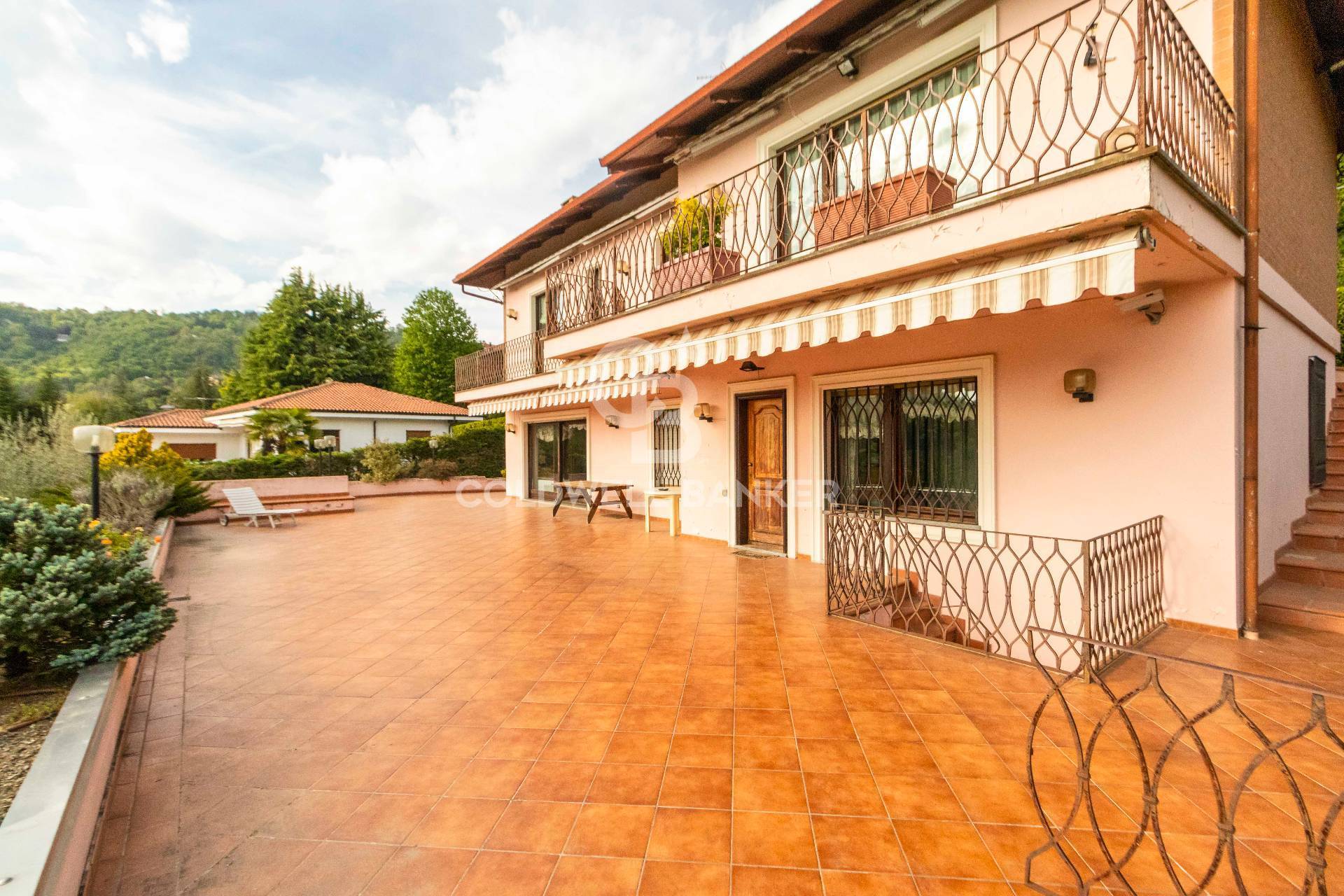 Villa in vendita a Pino Torinese, 10 locali, prezzo € 550.000 | PortaleAgenzieImmobiliari.it