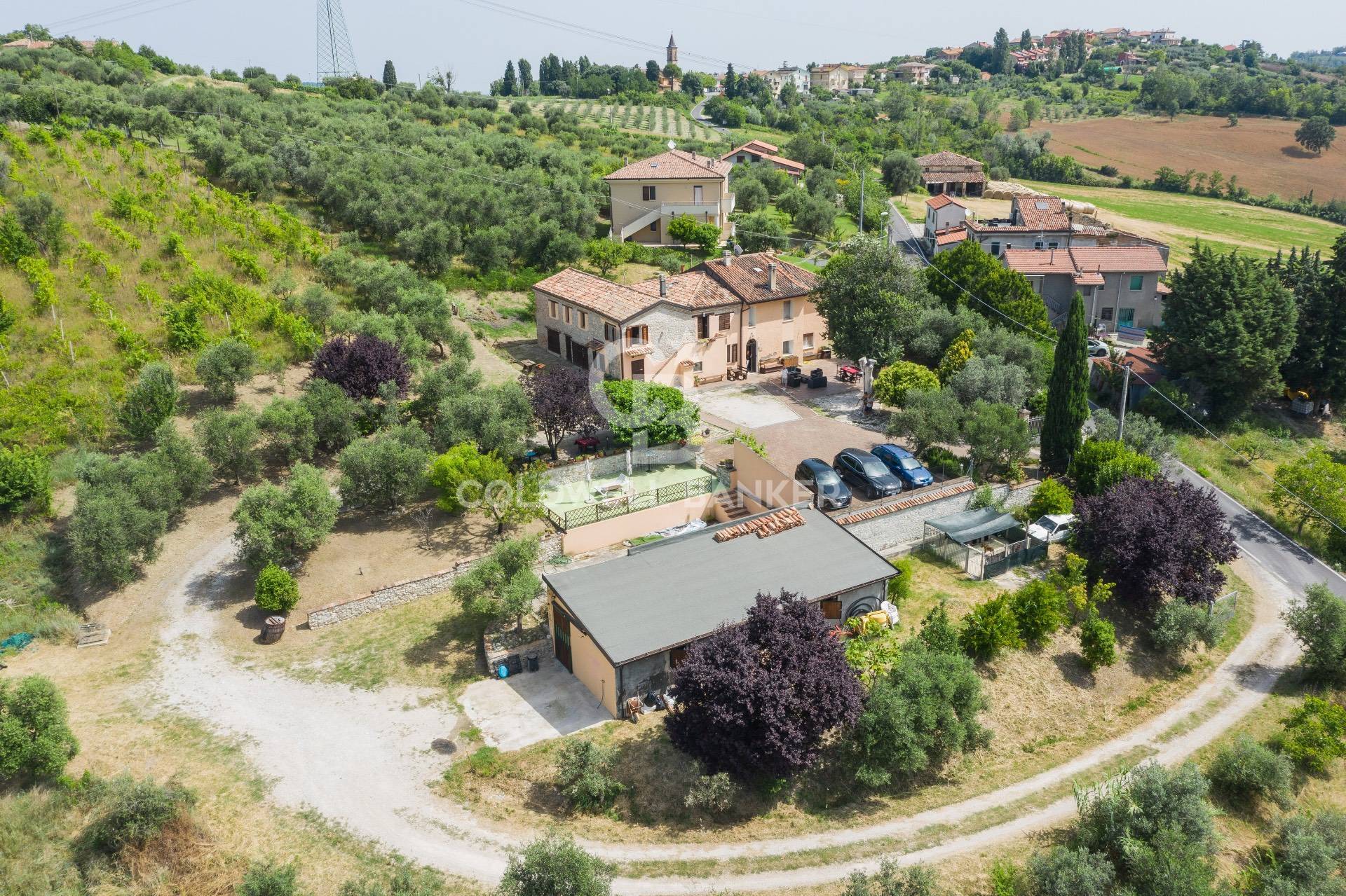 Rustico / Casale in vendita a Coriano, 15 locali, zona solo, prezzo € 595.000 | PortaleAgenzieImmobiliari.it