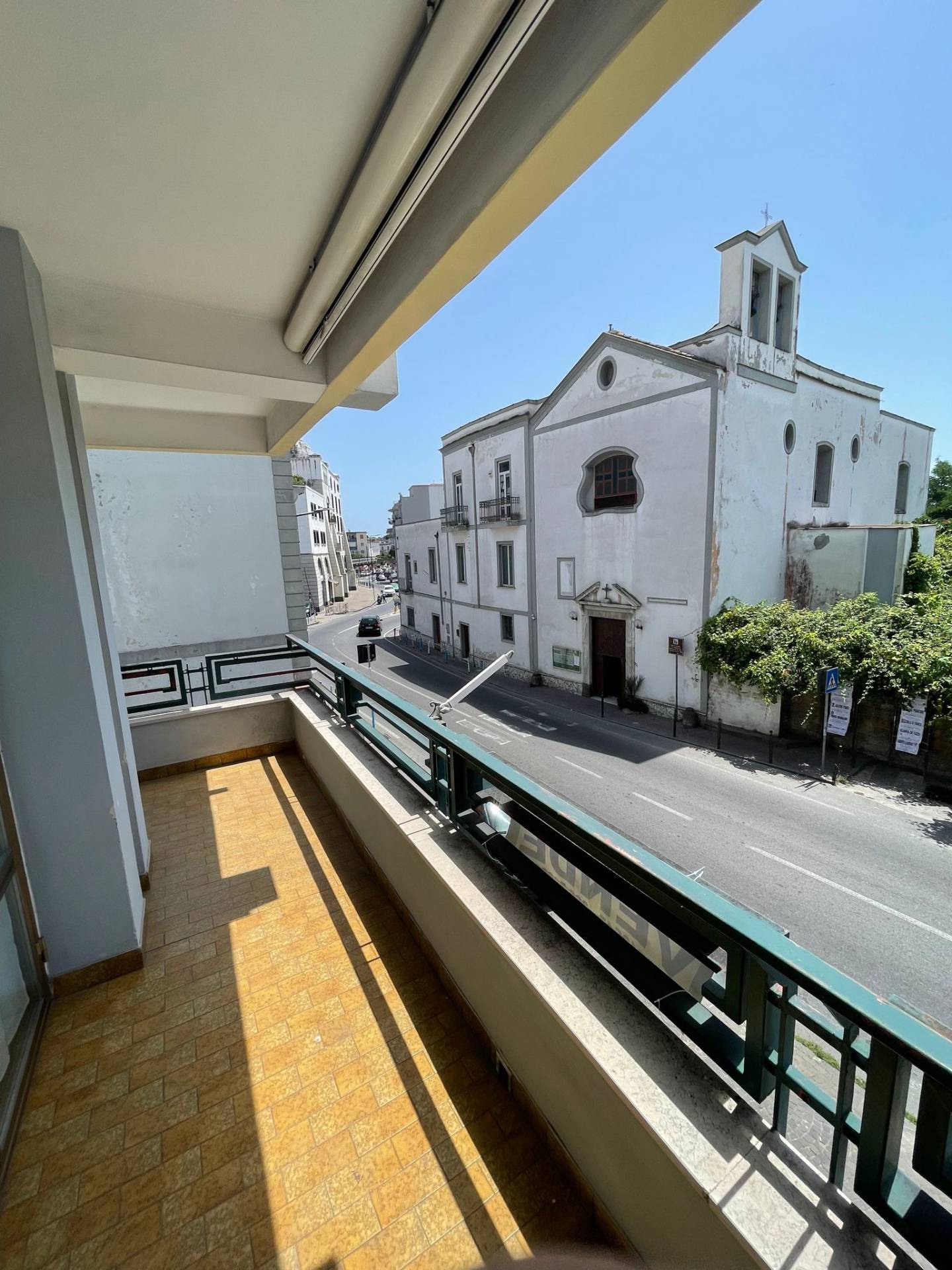 Appartamento in vendita a Pozzuoli, 6 locali, prezzo € 650.000 | PortaleAgenzieImmobiliari.it