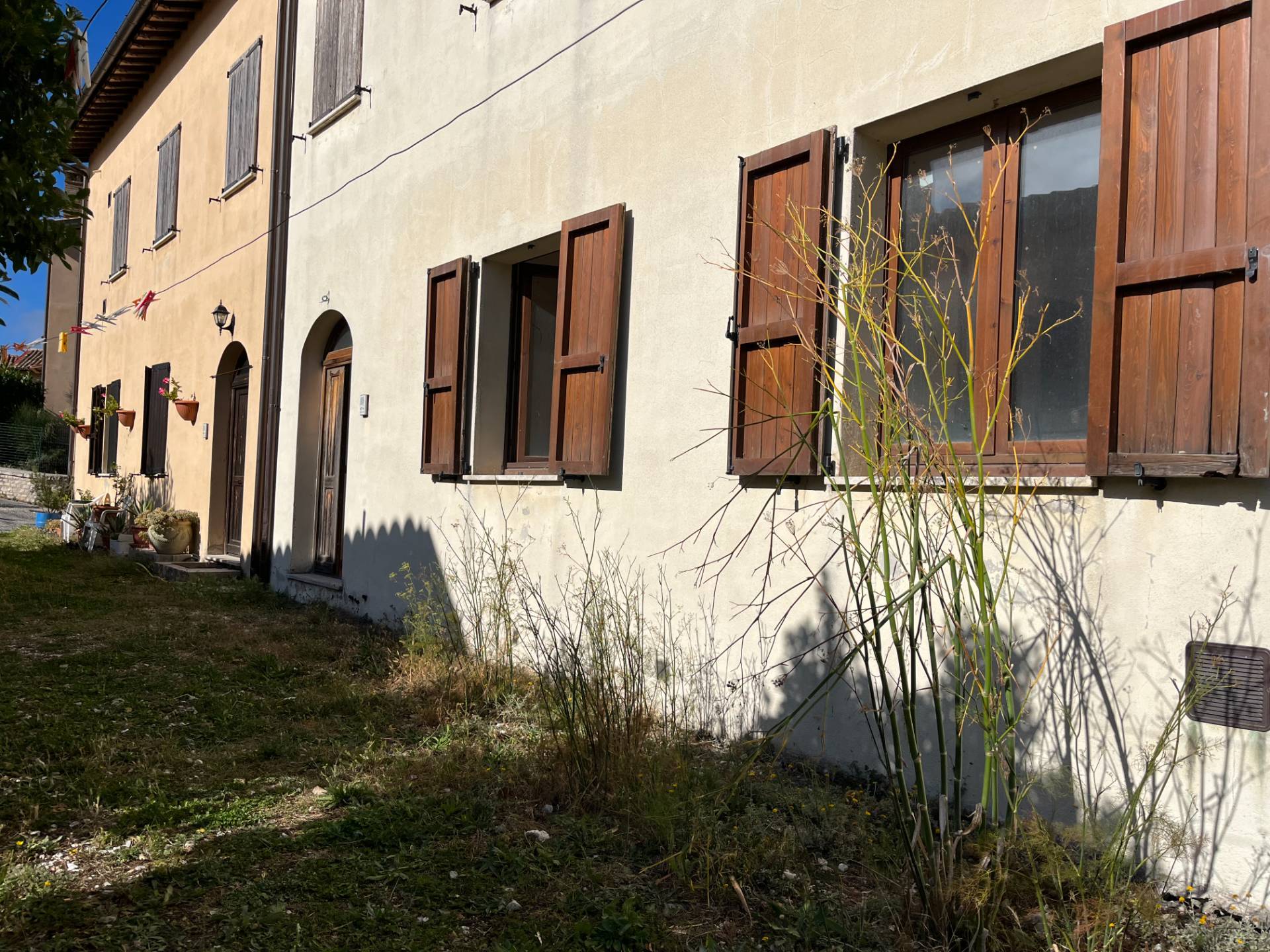 Appartamento in vendita a Serravalle di Chienti, 4 locali, prezzo € 58.000 | CambioCasa.it