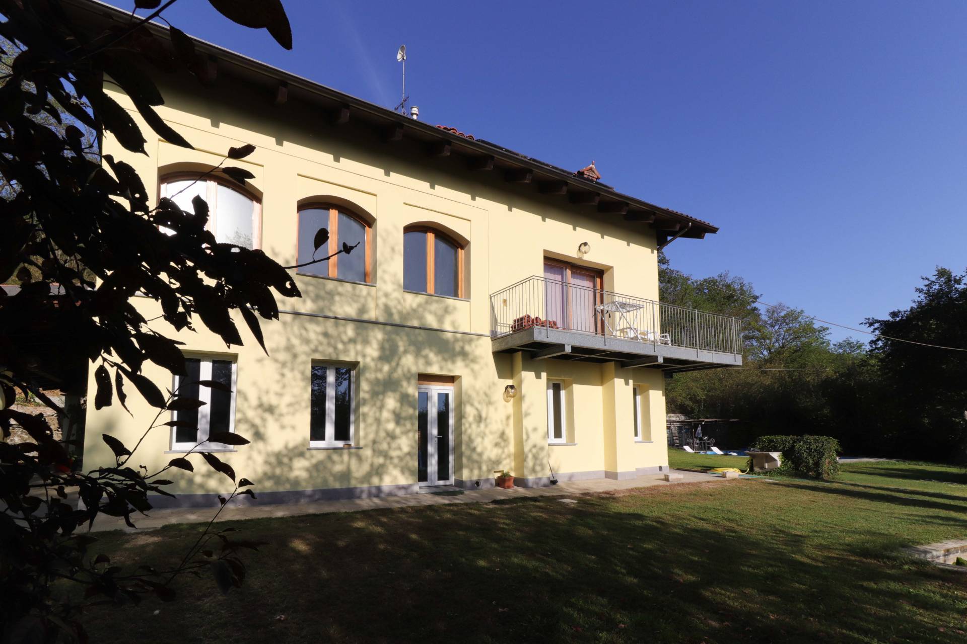 Villa a San Paolo Solbrito in Vendita